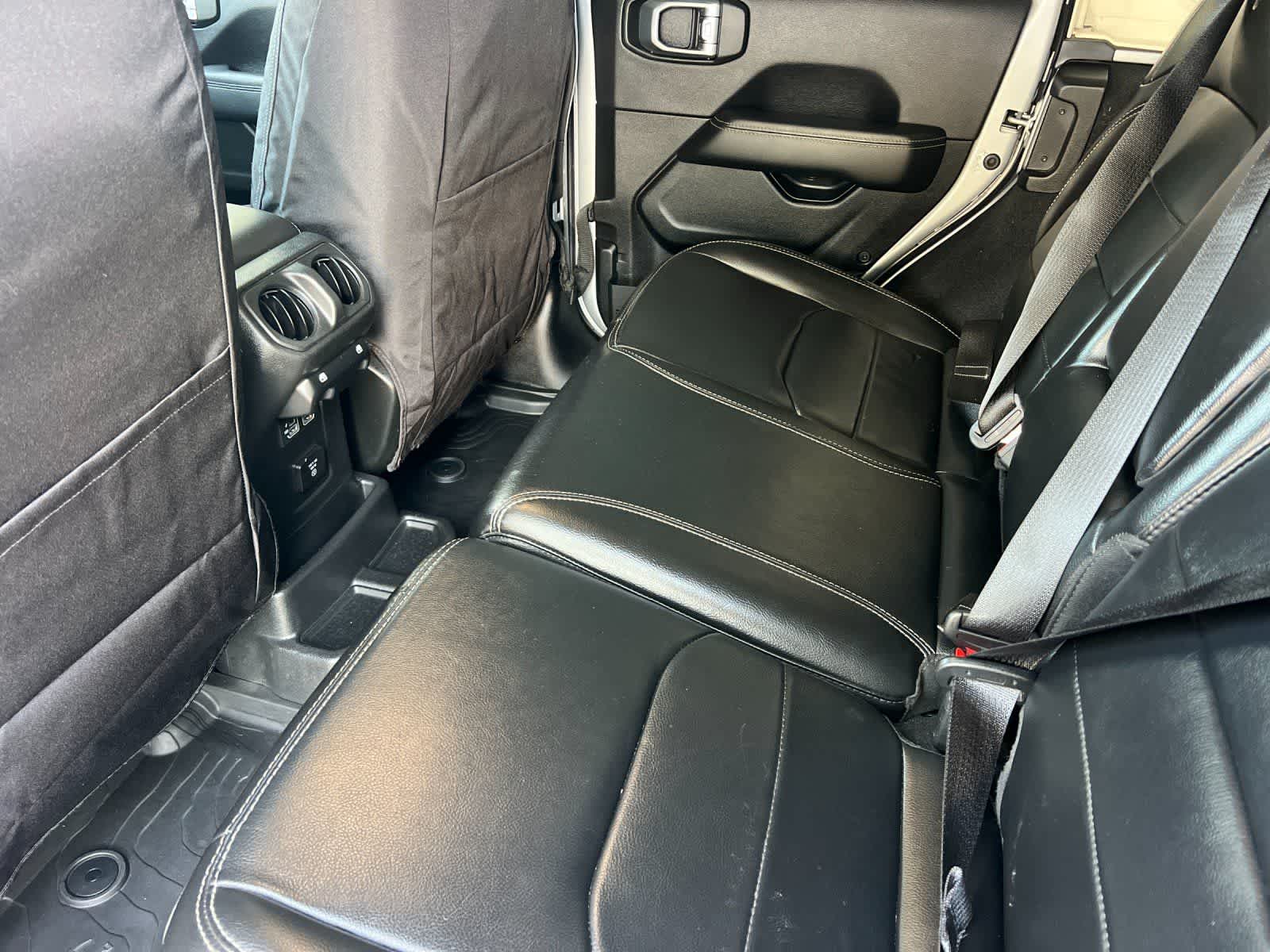 2023 Jeep Wrangler 4xe Sahara photo 4