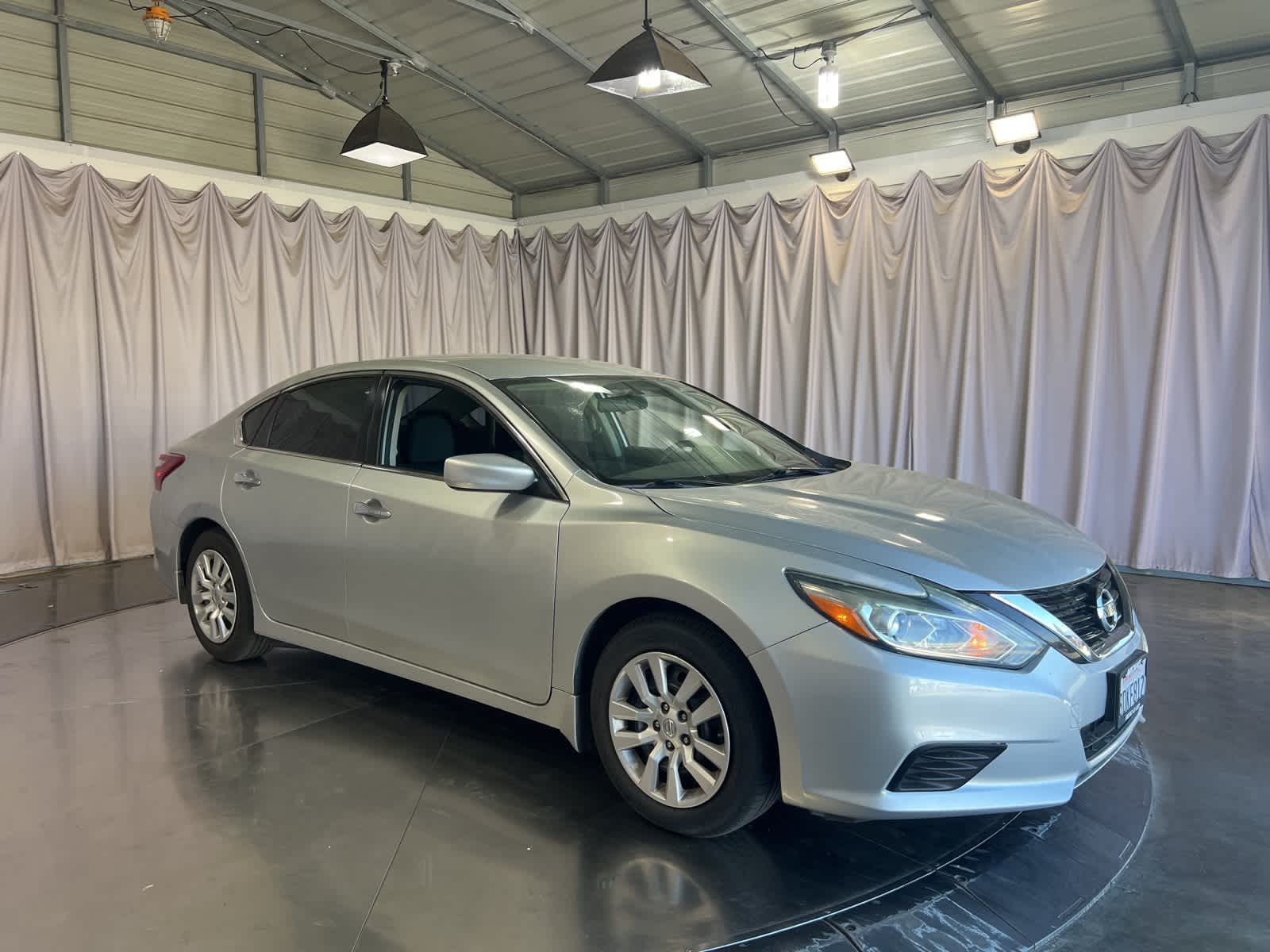 Thumbnail: 2018 Nissan Altima - 9
