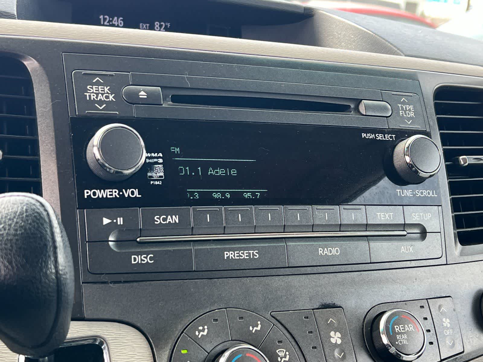 Thumbnail: 2012 Toyota Sienna - 20