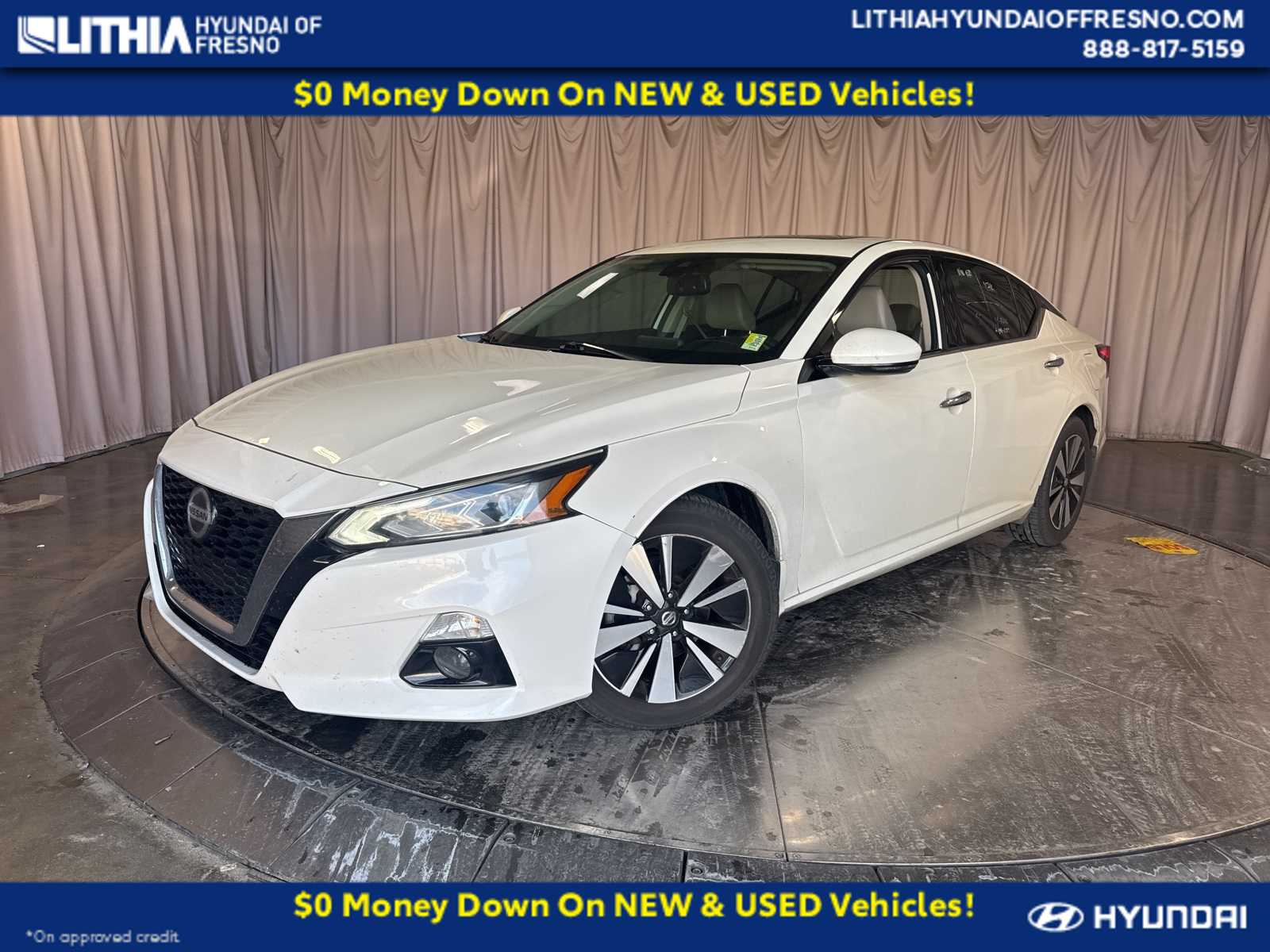 2019 Nissan Altima SL's photo