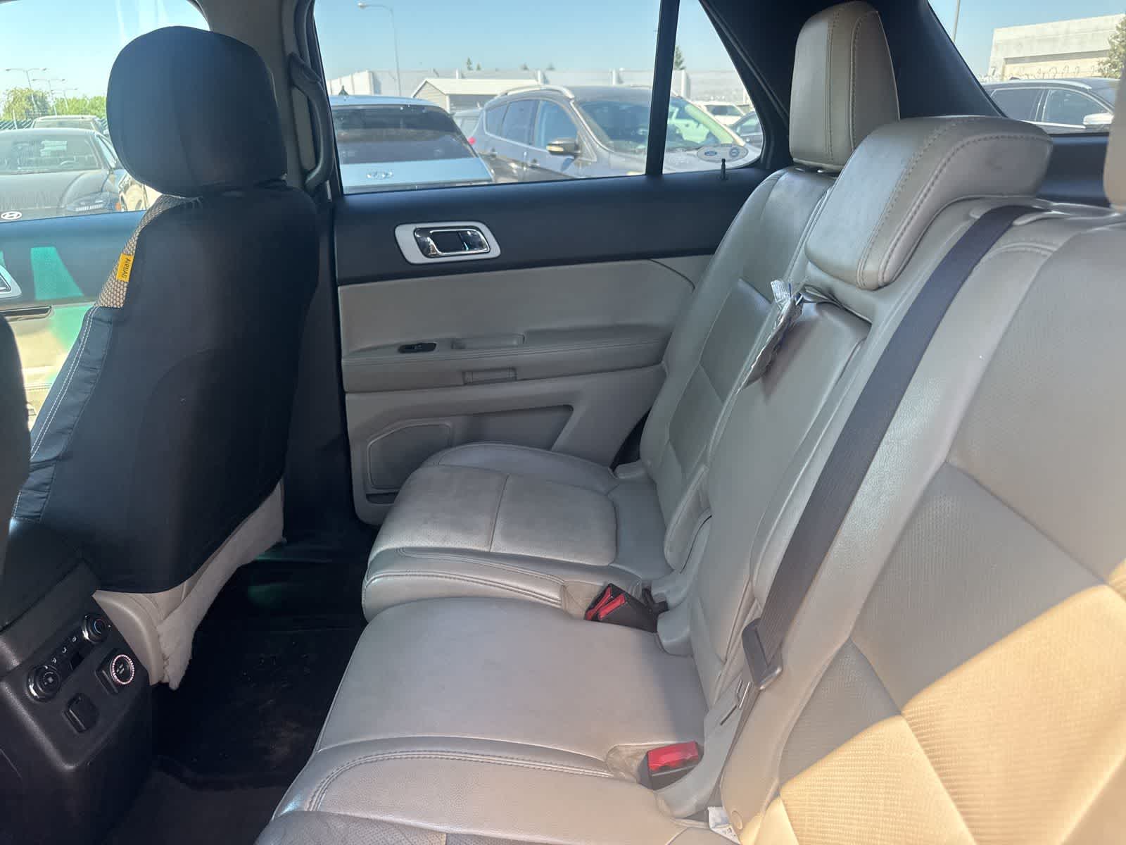 Thumbnail: 2013 Ford Explorer - 15