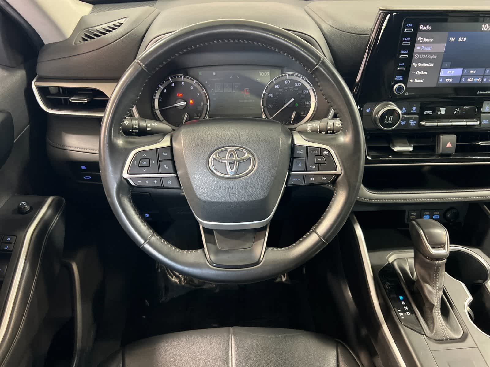 Thumbnail: 2022 Toyota Highlander - 14