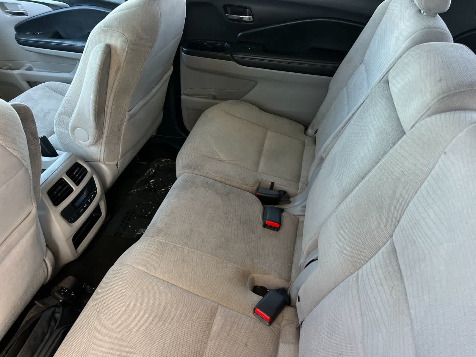 2017 Honda Pilot EX FWD photo 4