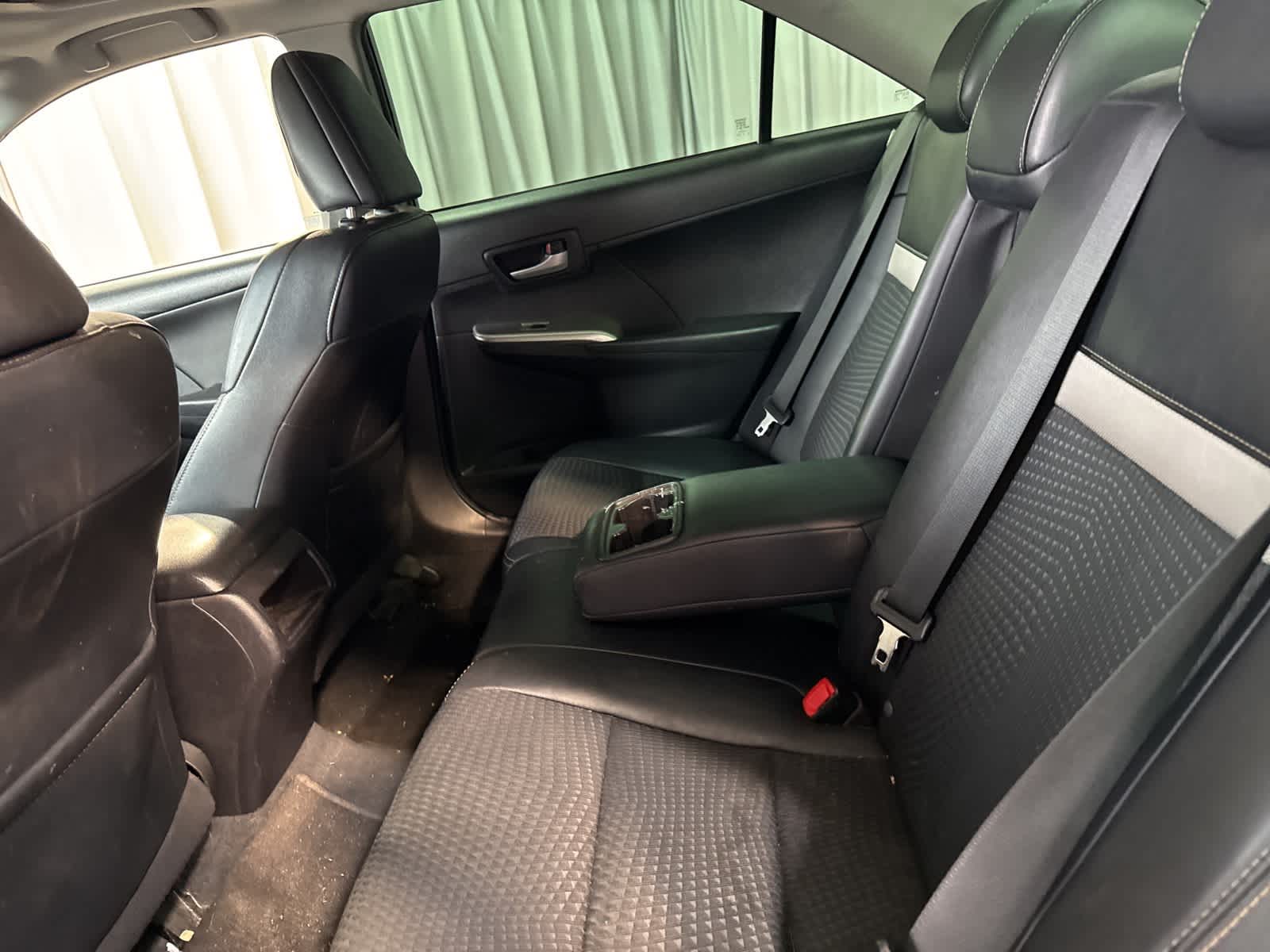 Thumbnail: 2014 Toyota Camry - 14