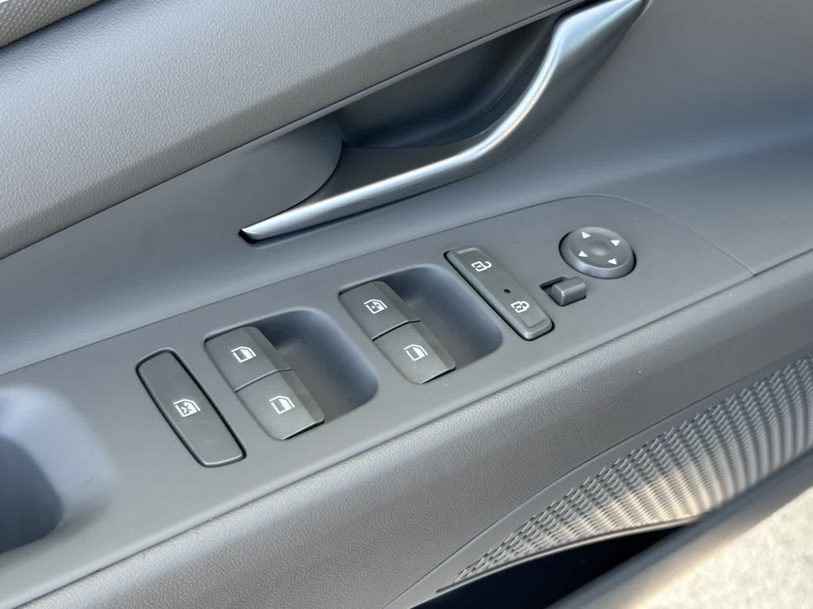 Thumbnail: 2023 Hyundai Elantra - 14