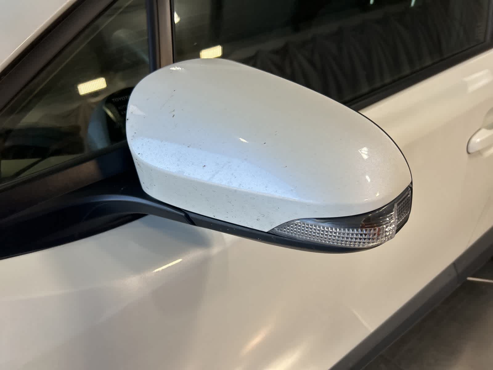 Thumbnail: 2019 Toyota C-HR - 14