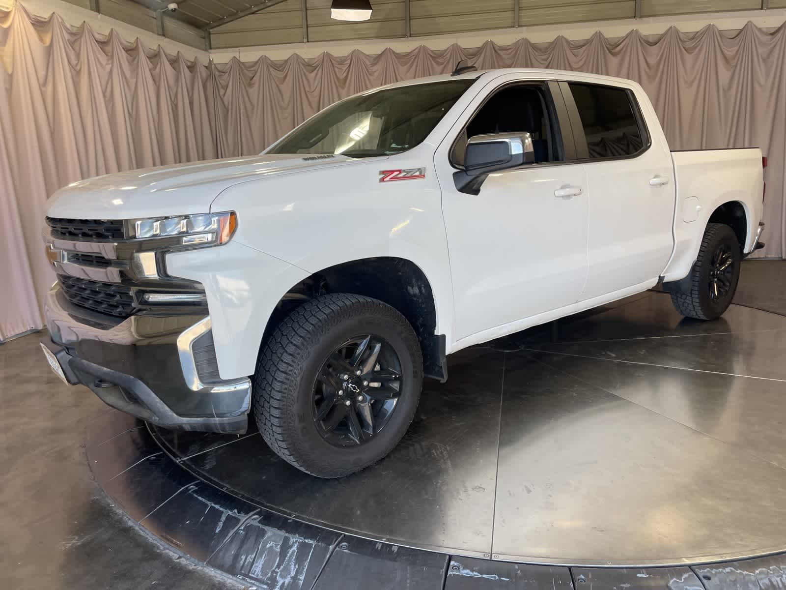 Used 2020 Chevrolet Silverado 1500 LT with VIN 3GCUYDET9LG150175 for sale in Fresno, CA