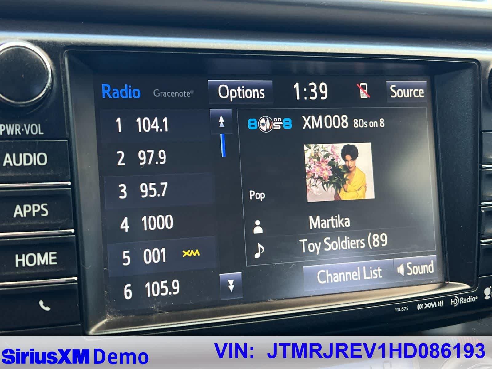 Thumbnail: 2017 Toyota RAV4 - 31