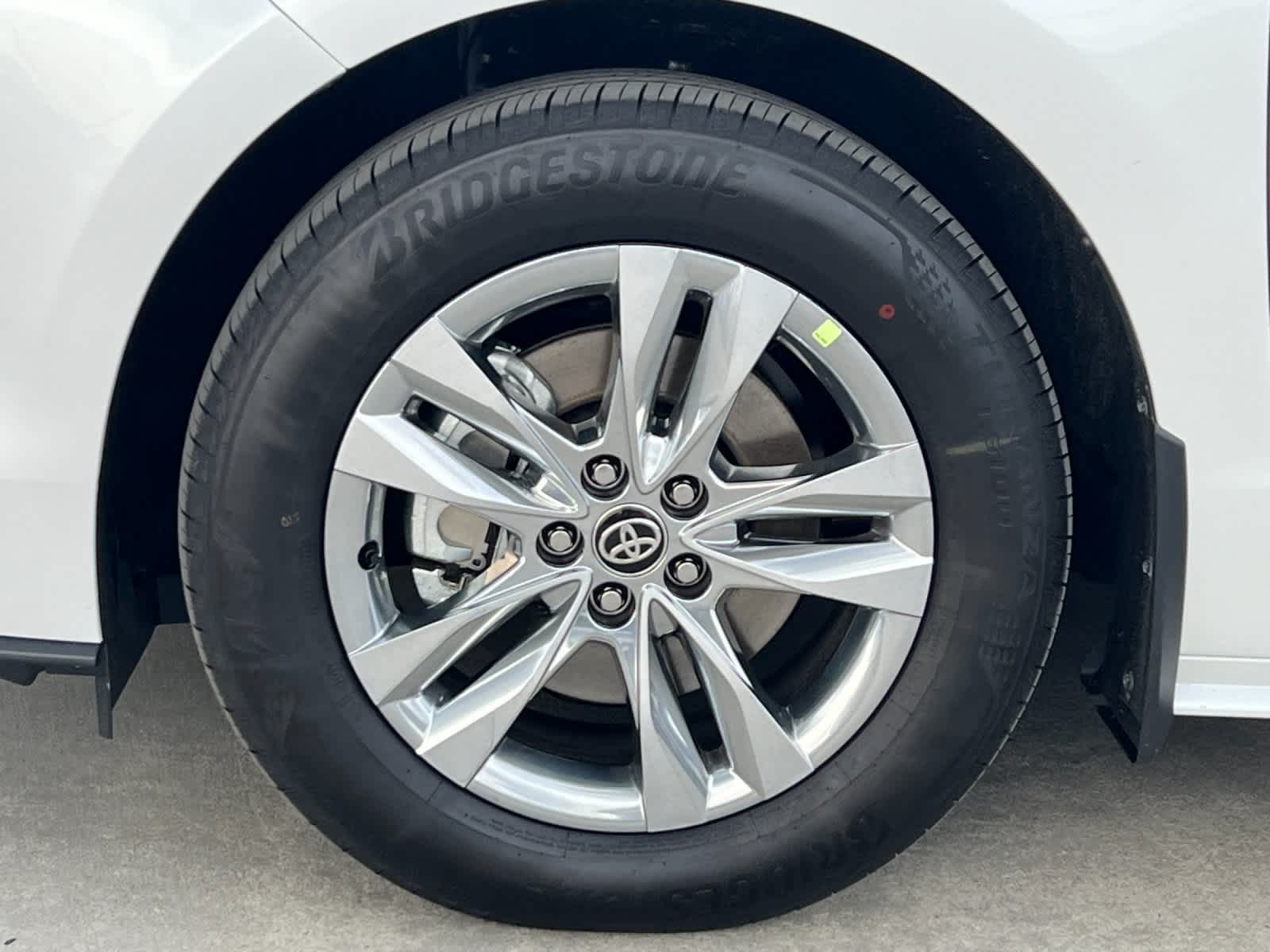 Thumbnail: 2026 Toyota Sienna - 27