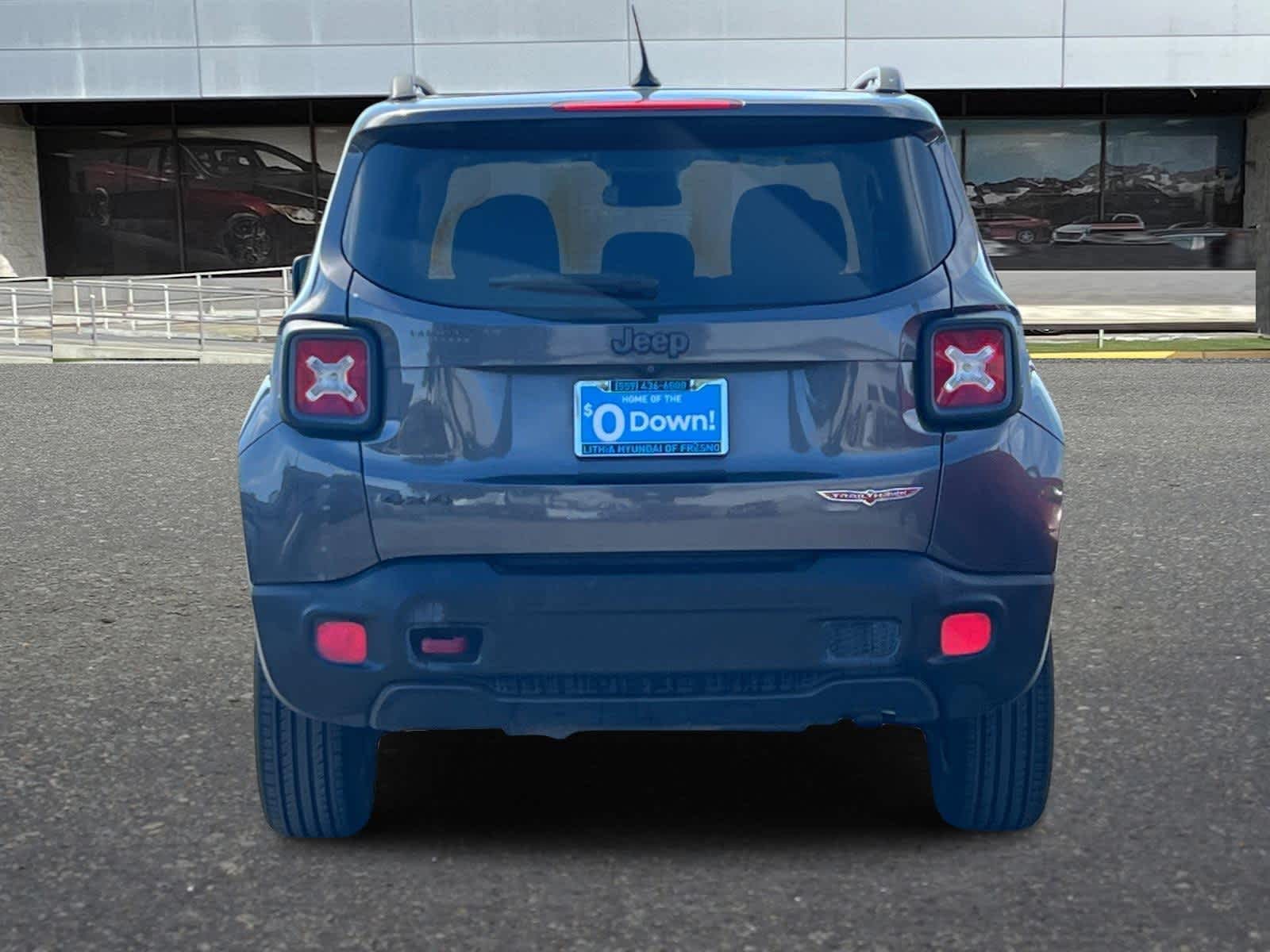 Thumbnail: 2016 Jeep Renegade - 8