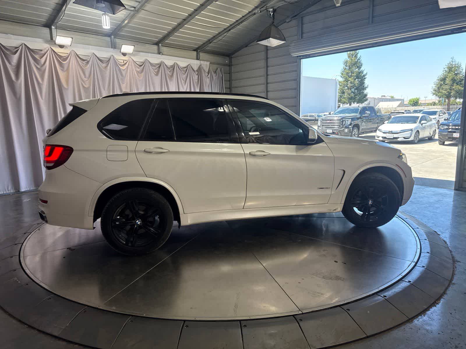Thumbnail: 2016 BMW X5 - 4