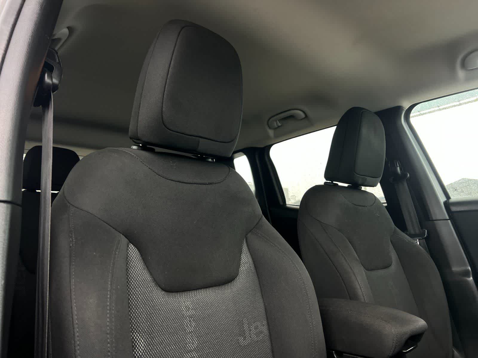 Thumbnail: 2017 Jeep Renegade - 18