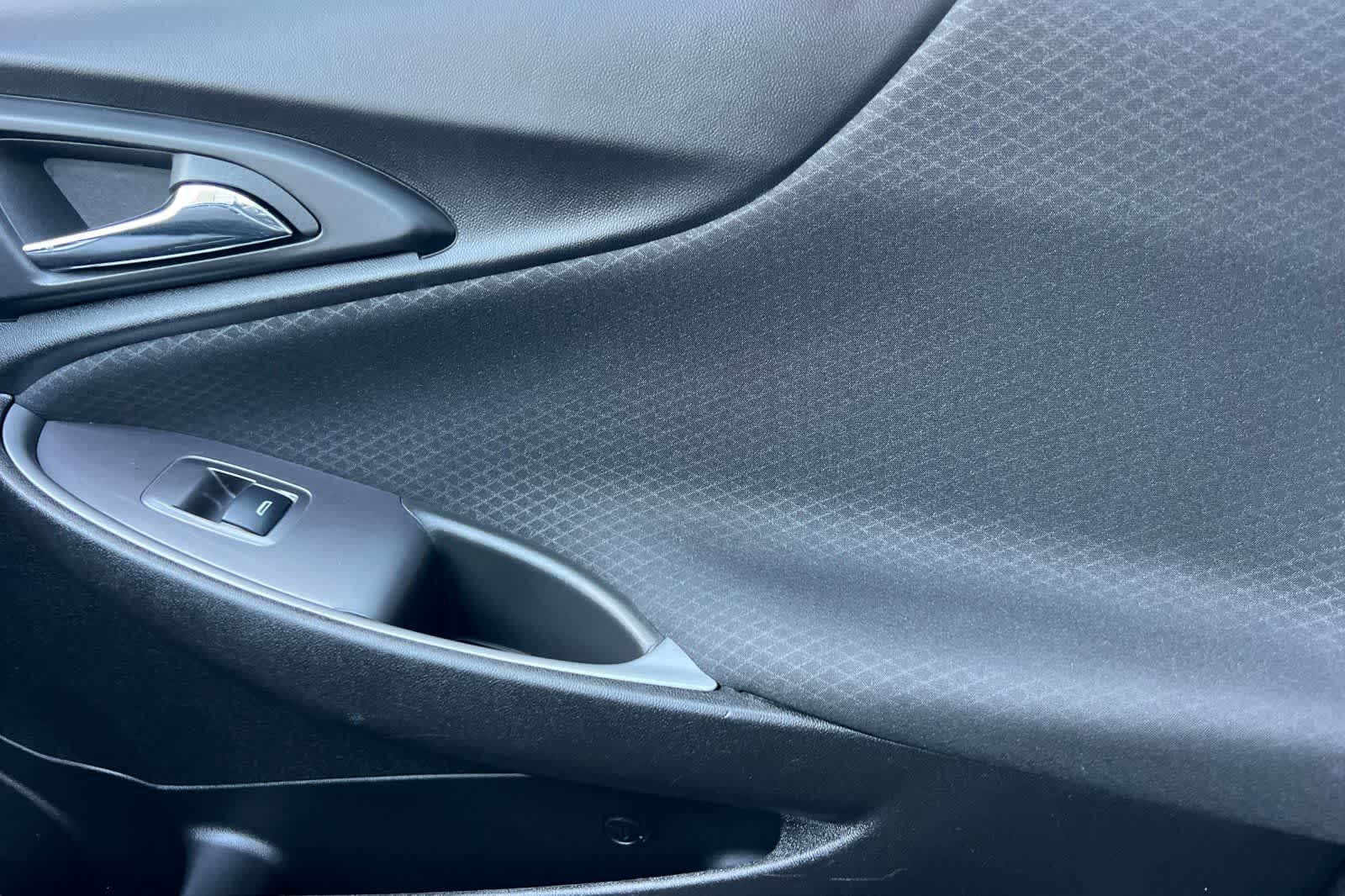 Thumbnail: 2023 Chevrolet Malibu - 17