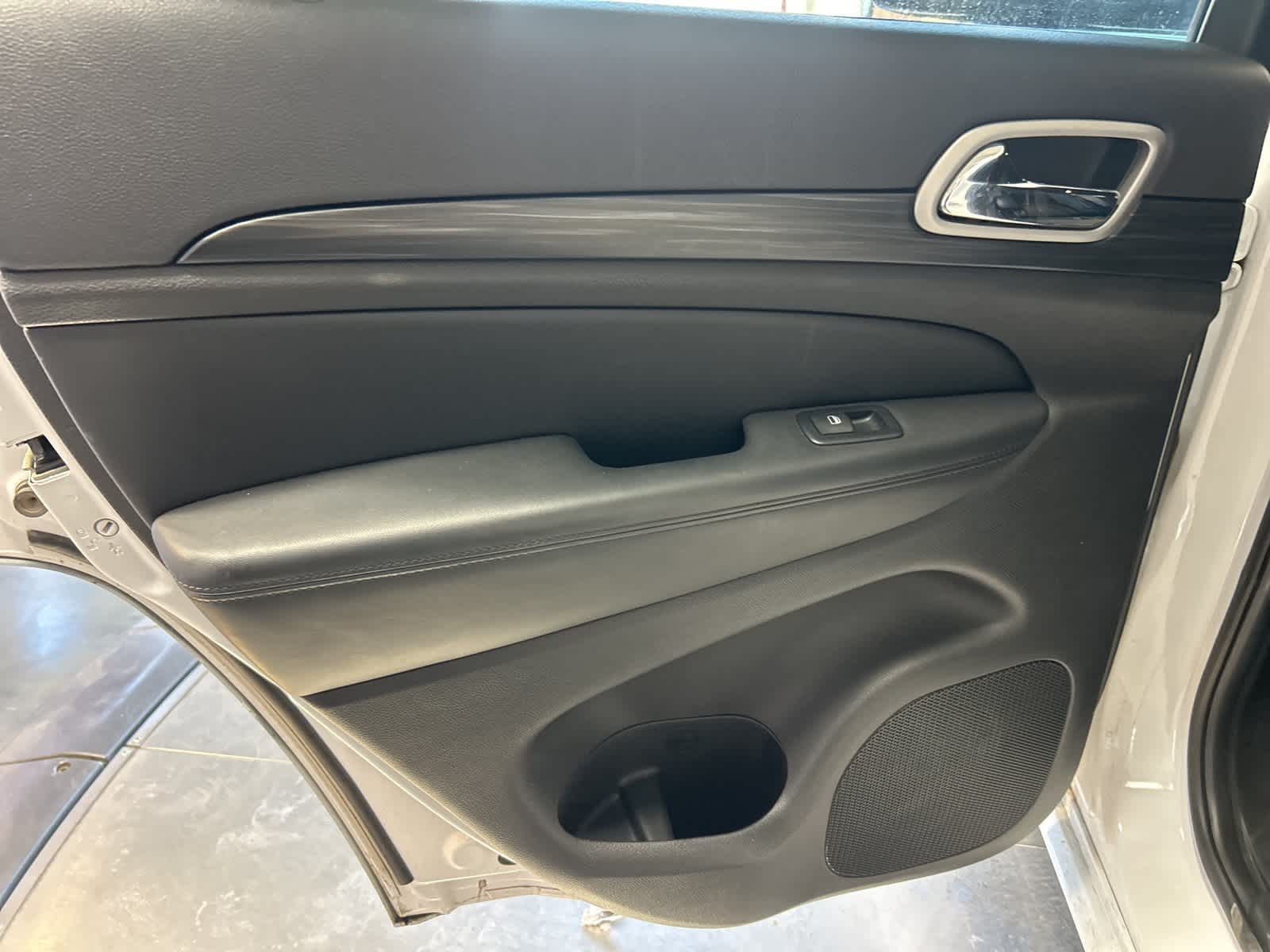 Thumbnail: 2021 Jeep Grand Cherokee - 18