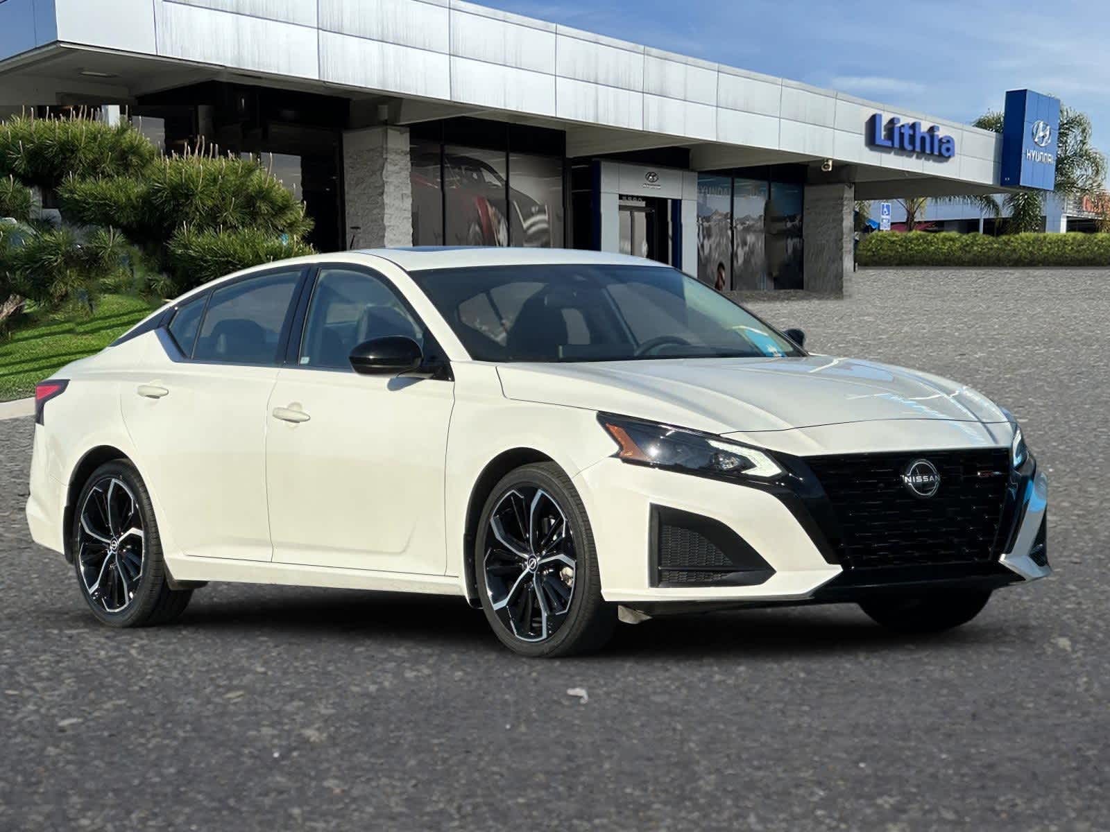 Thumbnail: 2023 Nissan Altima - 9