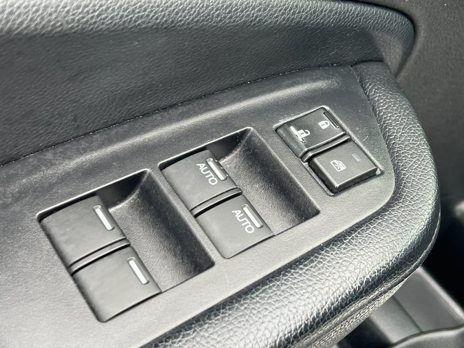 Thumbnail: 2018 Honda Pilot - 14