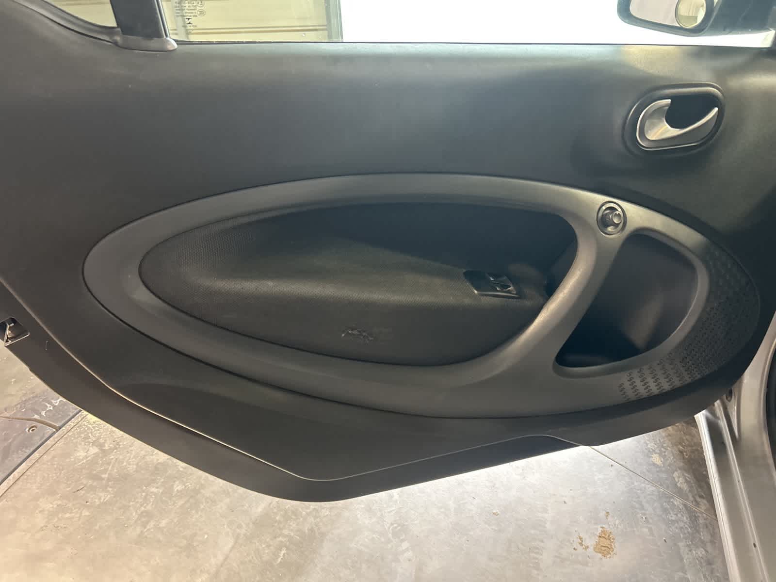 Thumbnail: 2016 smart fortwo - 17