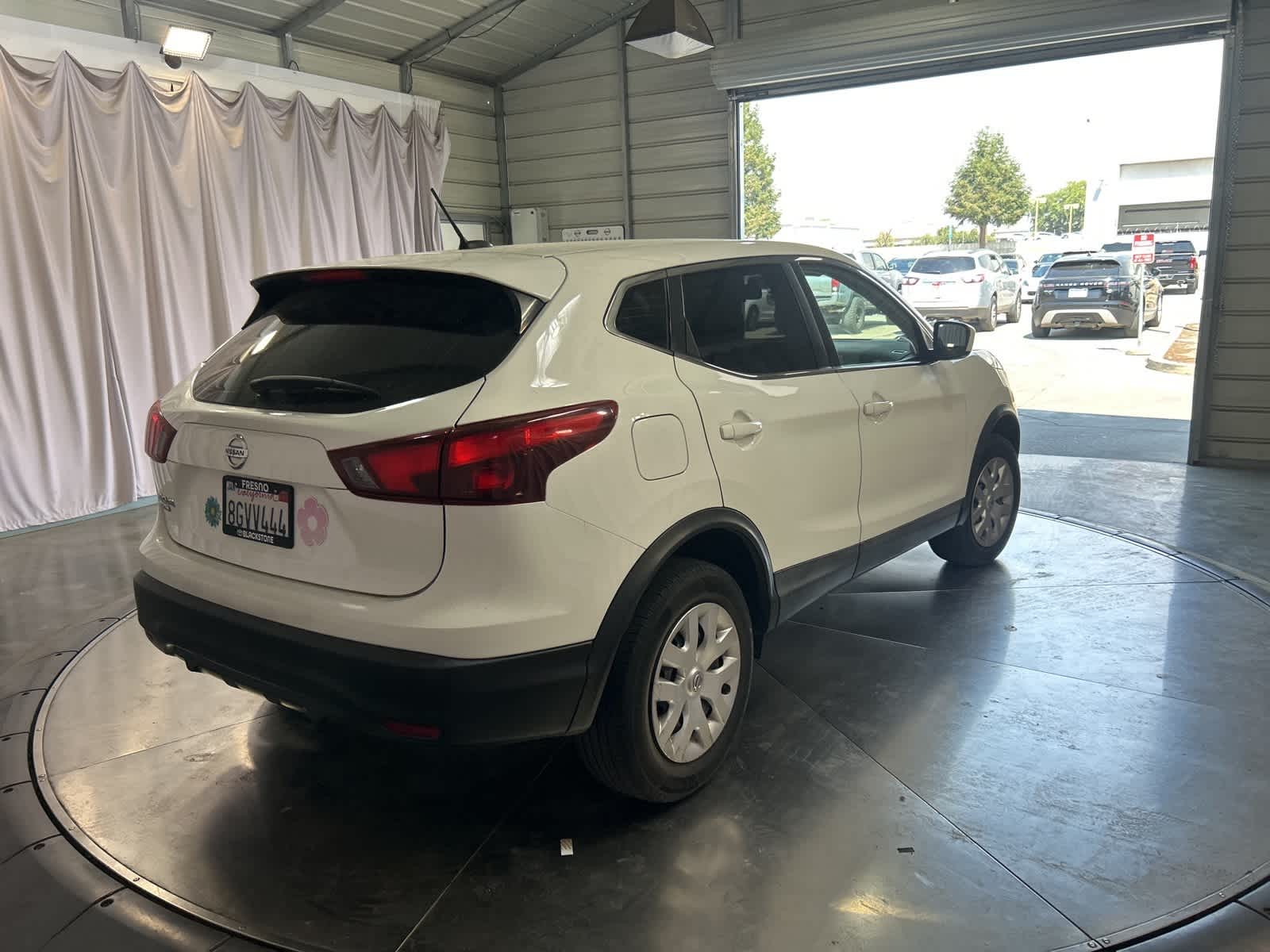 Thumbnail: 2019 Nissan Rogue Sport - 8