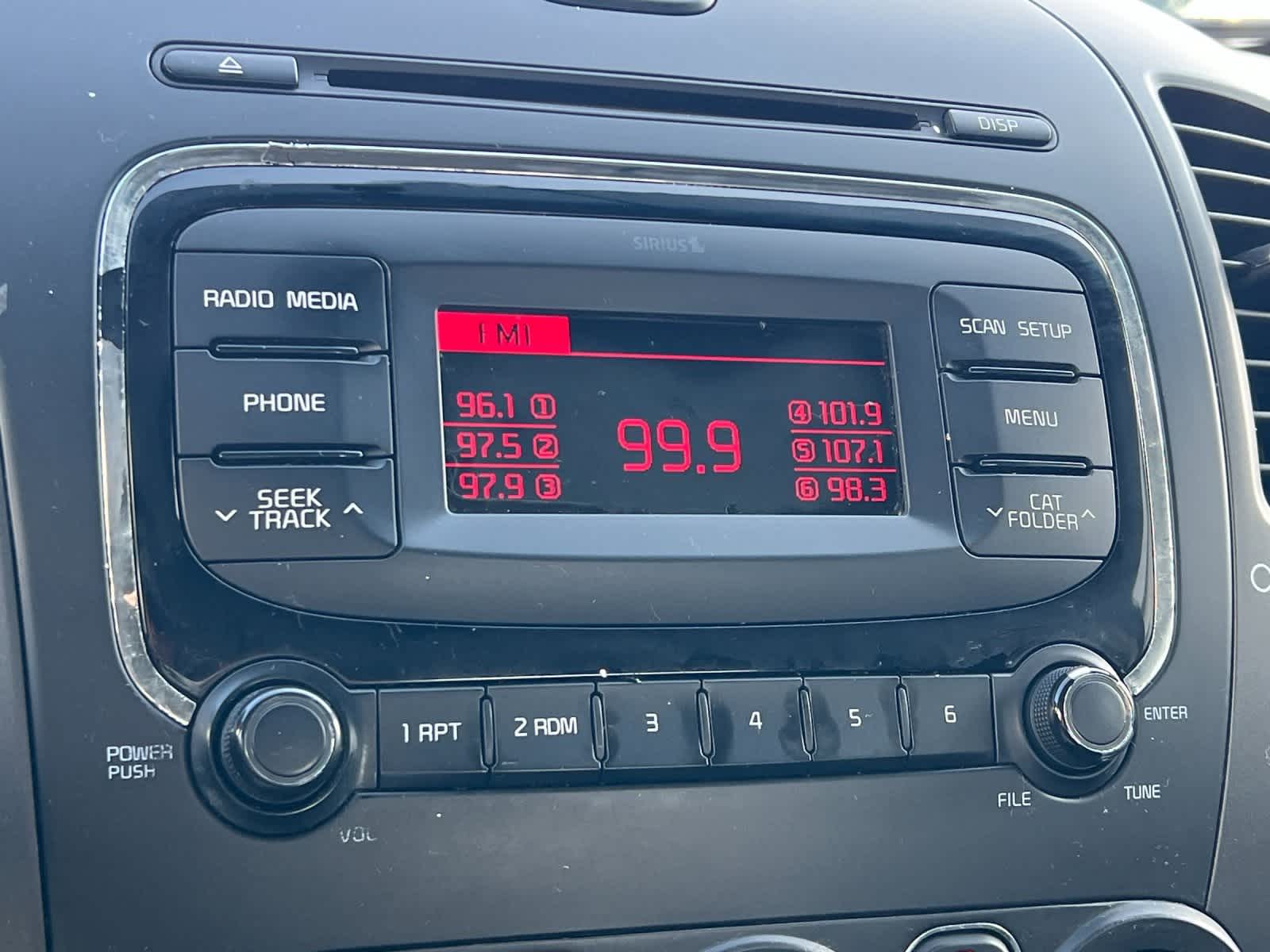 Thumbnail: 2018 Kia Forte - 18