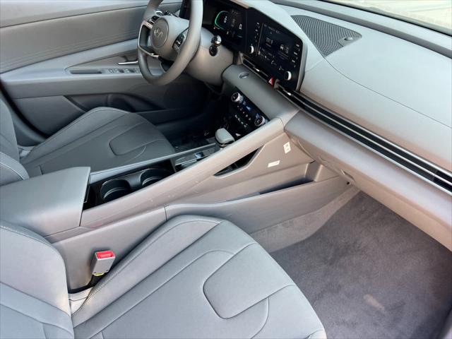2025 Hyundai Elantra Blue 16