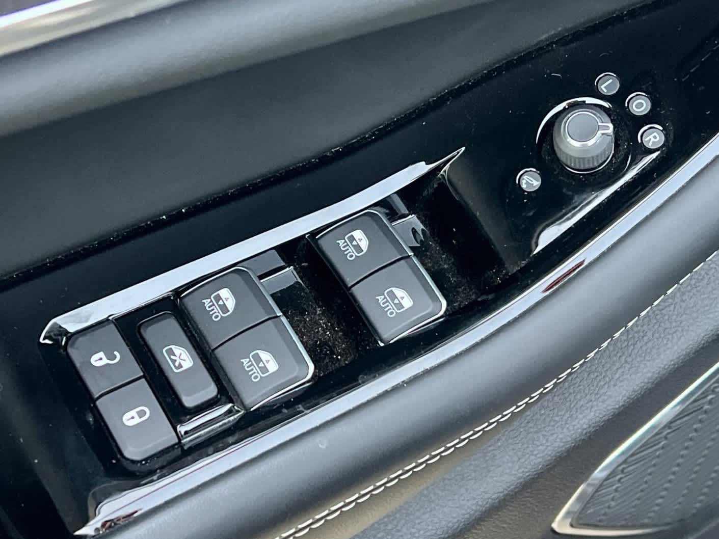 Thumbnail: 2024 Jeep Grand Cherokee - 12