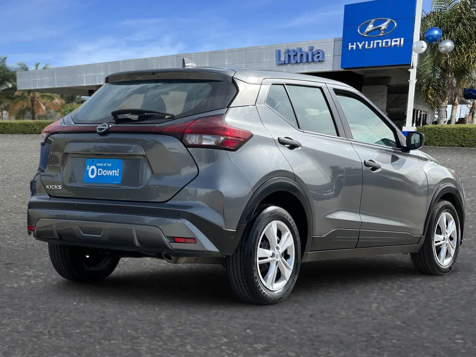 2024 Nissan Kicks S photo 2