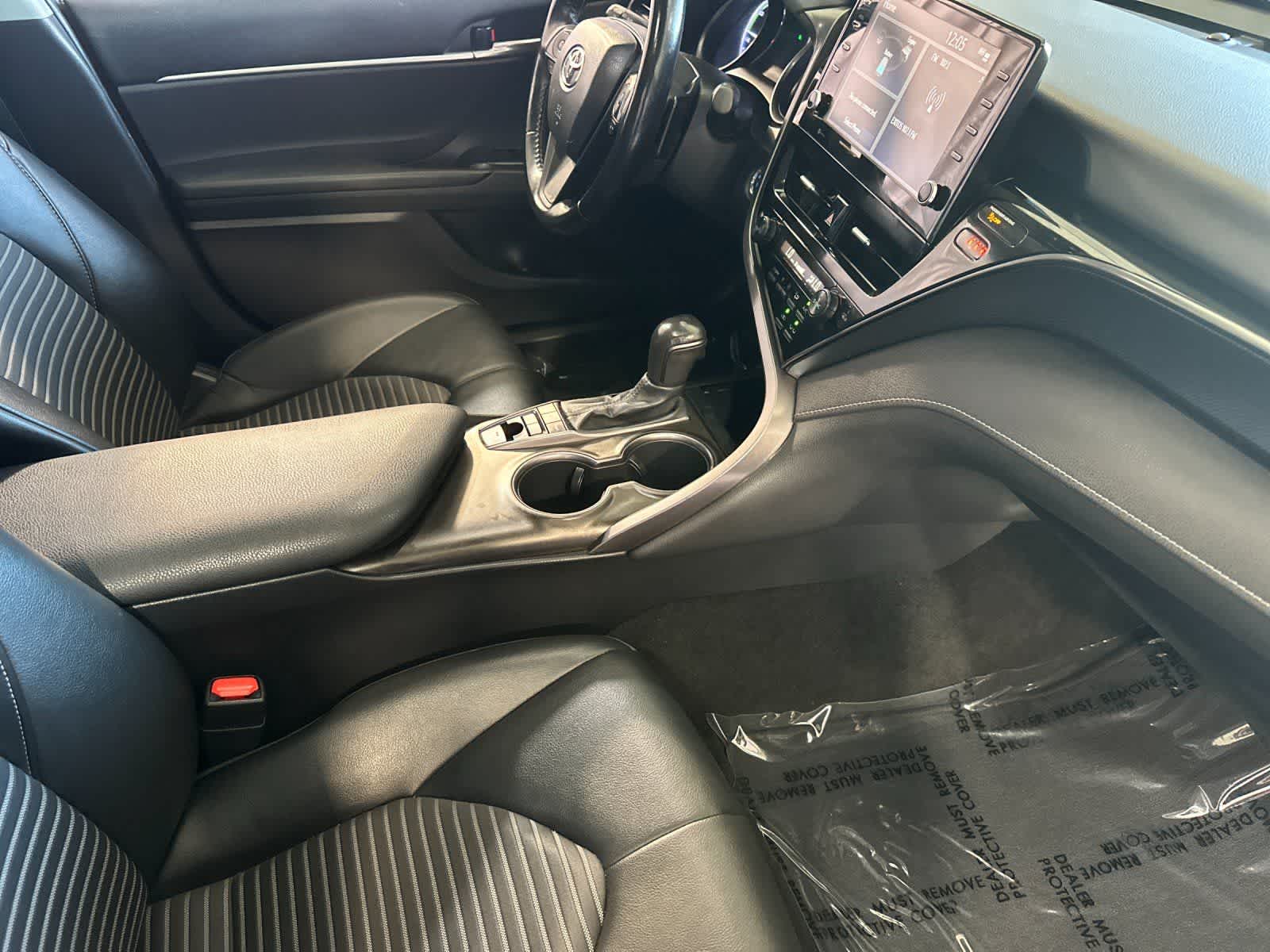 Thumbnail: 2021 Toyota Camry - 16