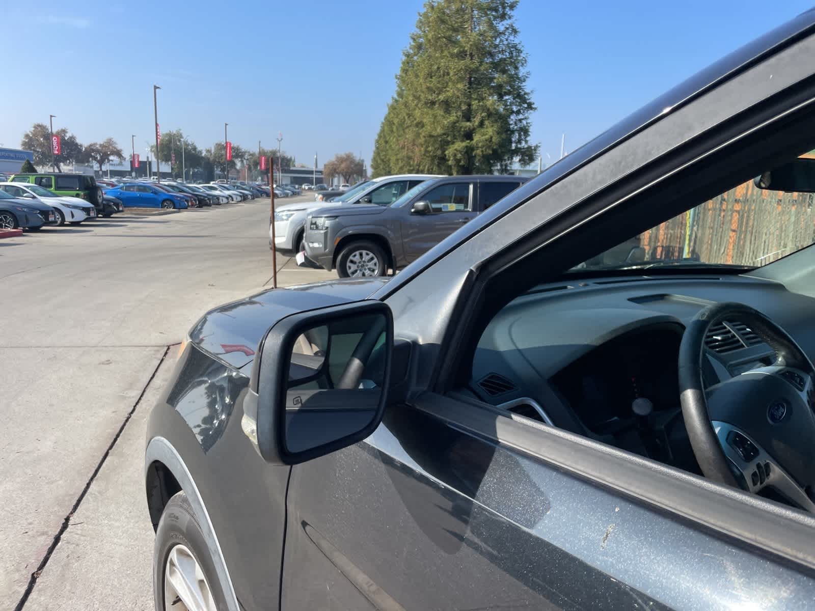 Thumbnail: 2013 Ford Explorer - 9