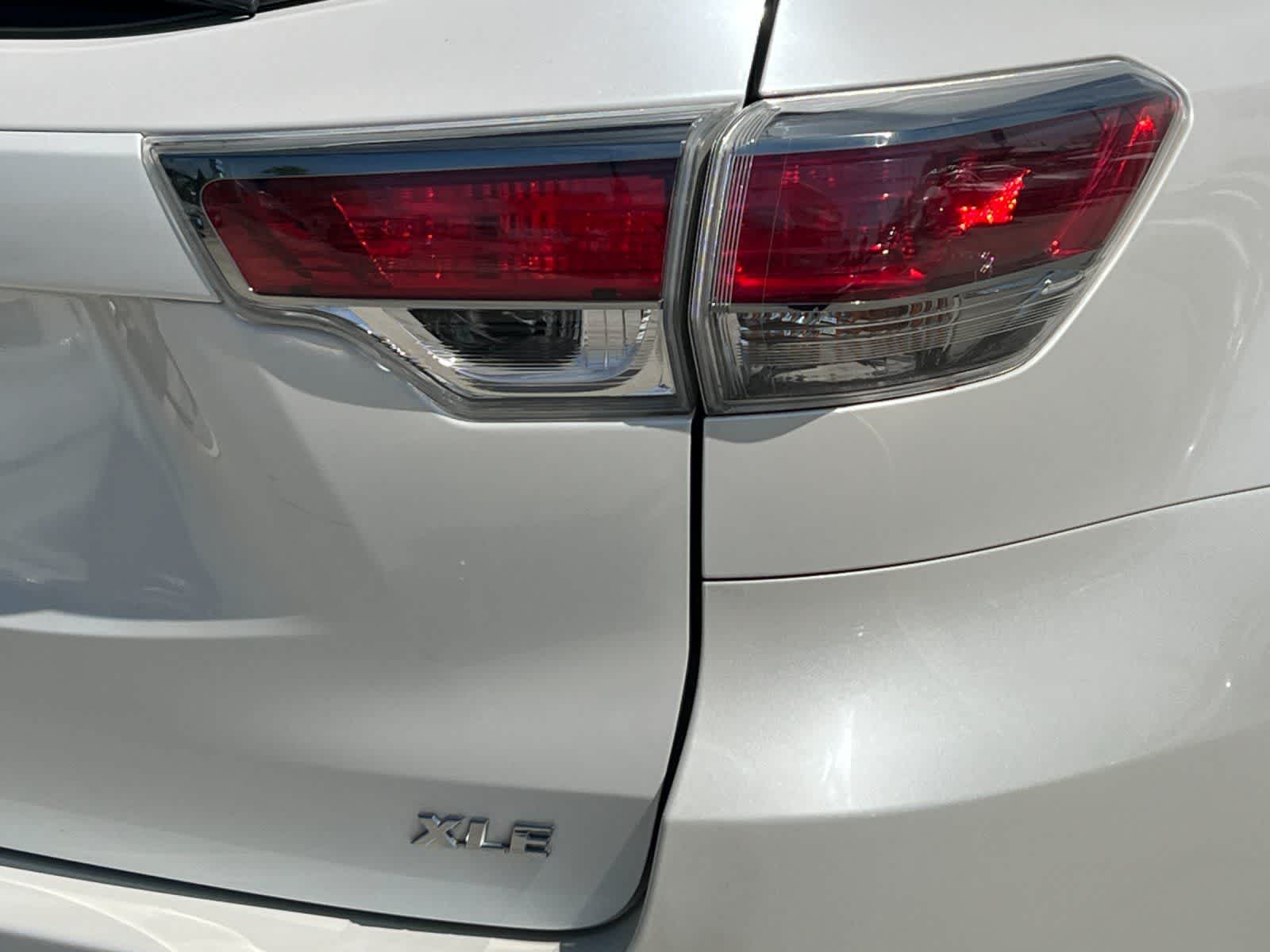 Thumbnail: 2014 Toyota Highlander - 29