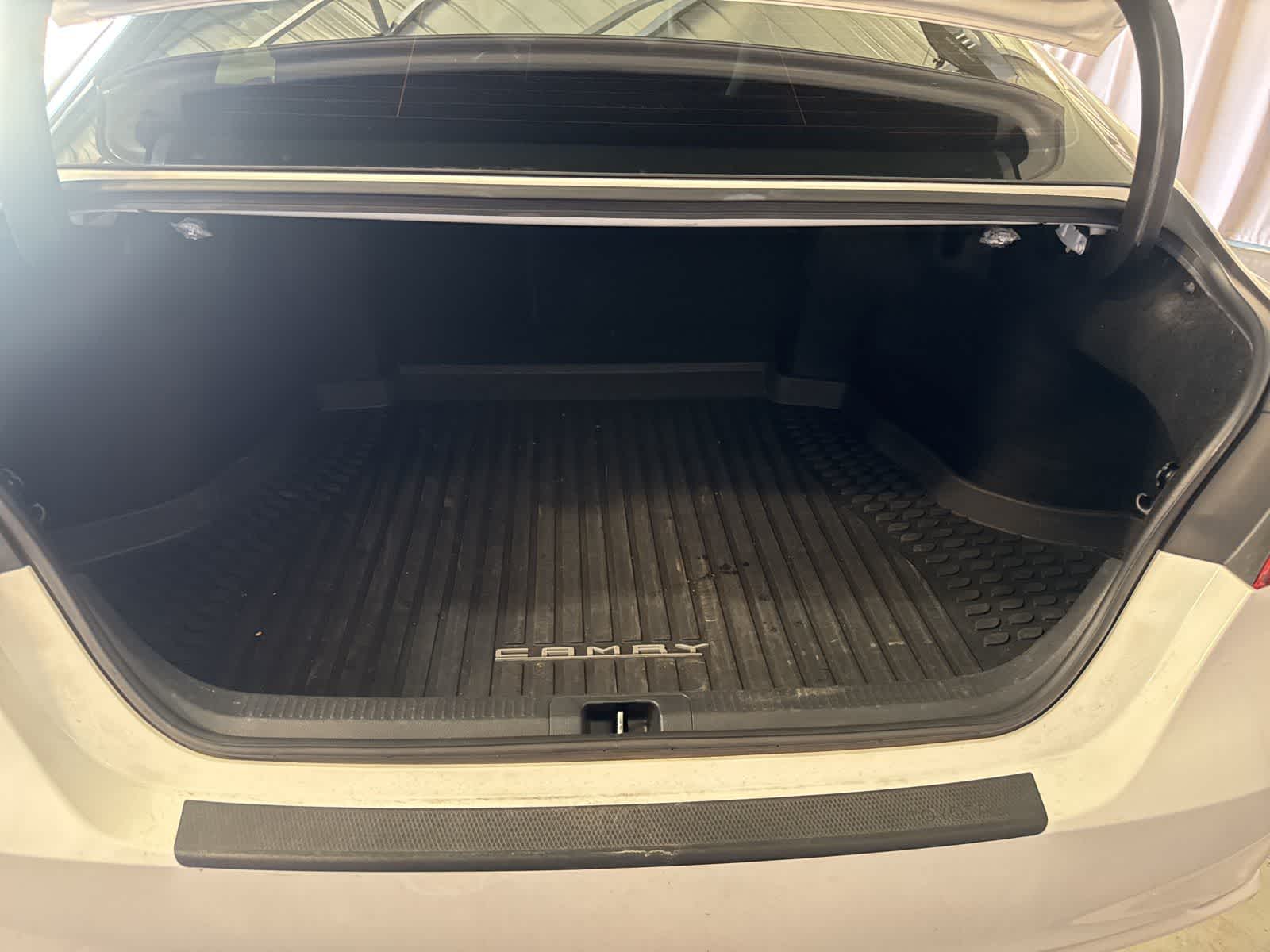 Thumbnail: 2019 Toyota Camry - 10