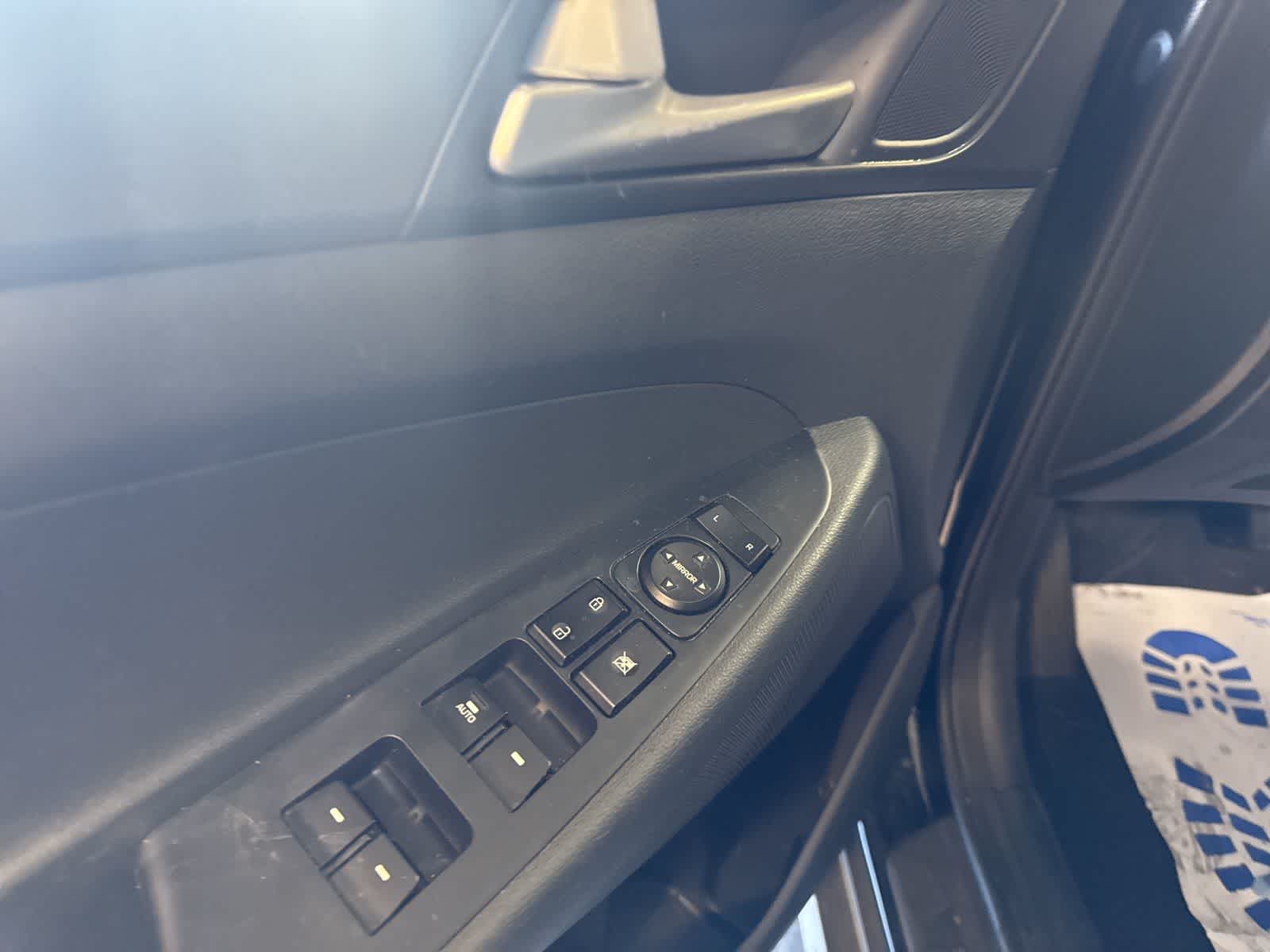 Thumbnail: 2021 Hyundai Tucson - 18