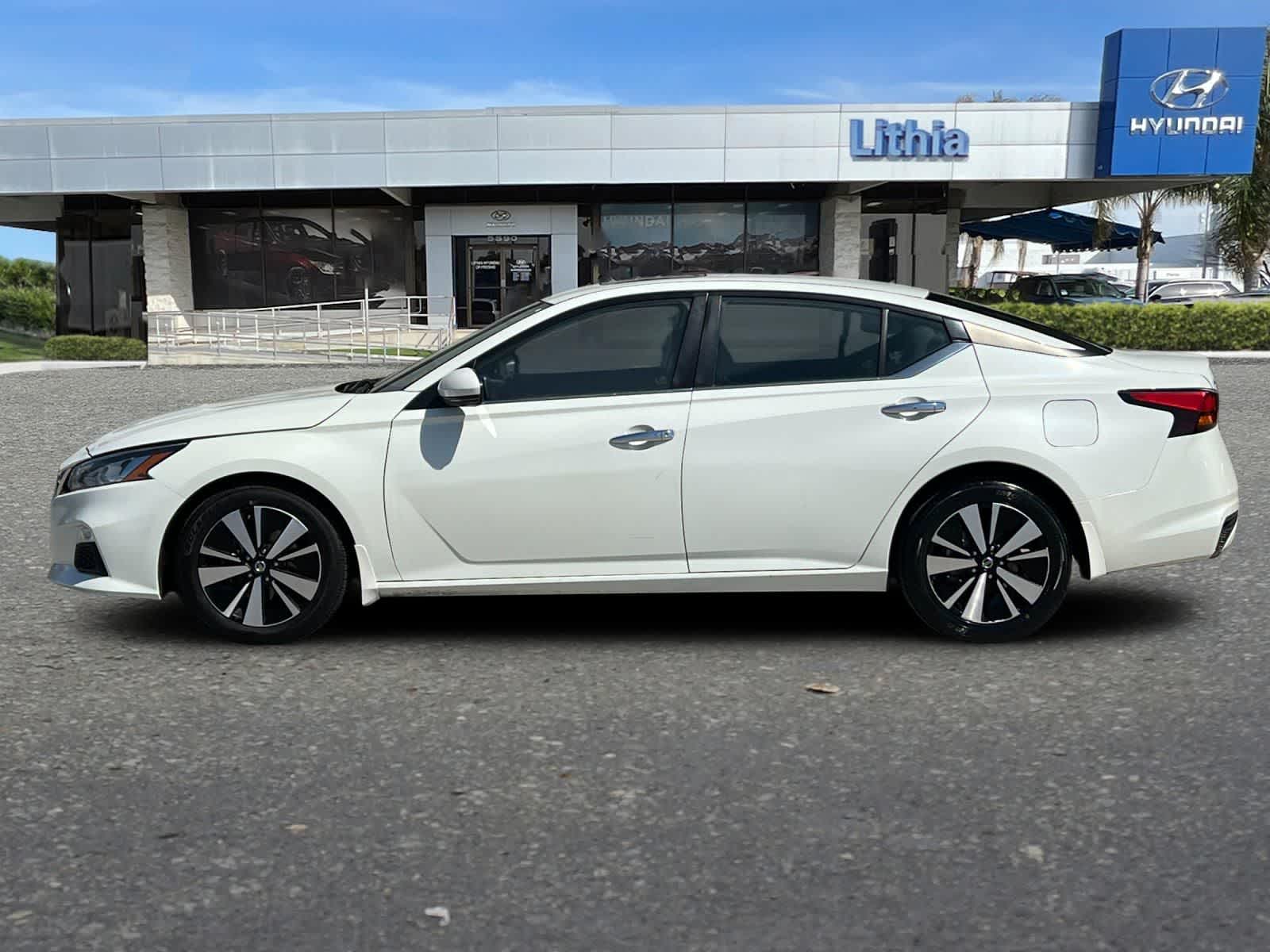 Thumbnail: 2022 Nissan Altima - 6