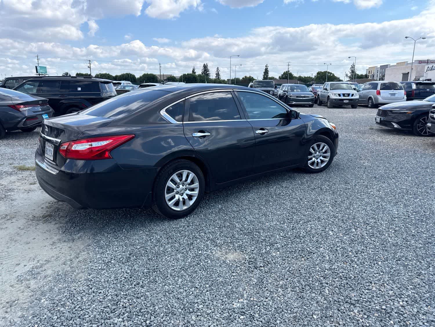 2016 Nissan Altima 2.5 S photo 4