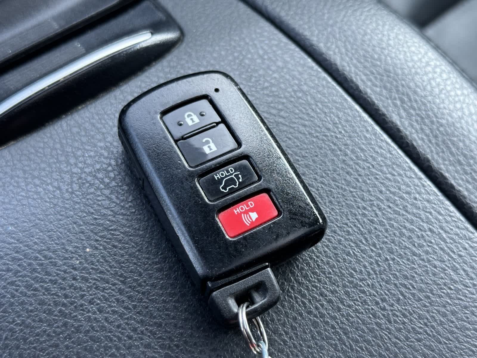 Thumbnail: 2019 Toyota Highlander - 30