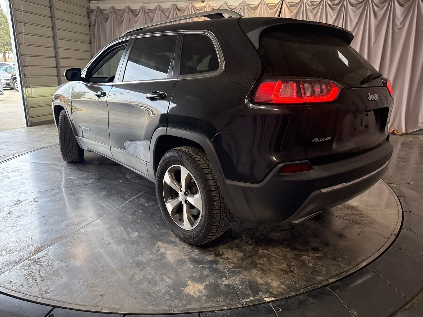 Thumbnail: 2019 Jeep Cherokee - 7