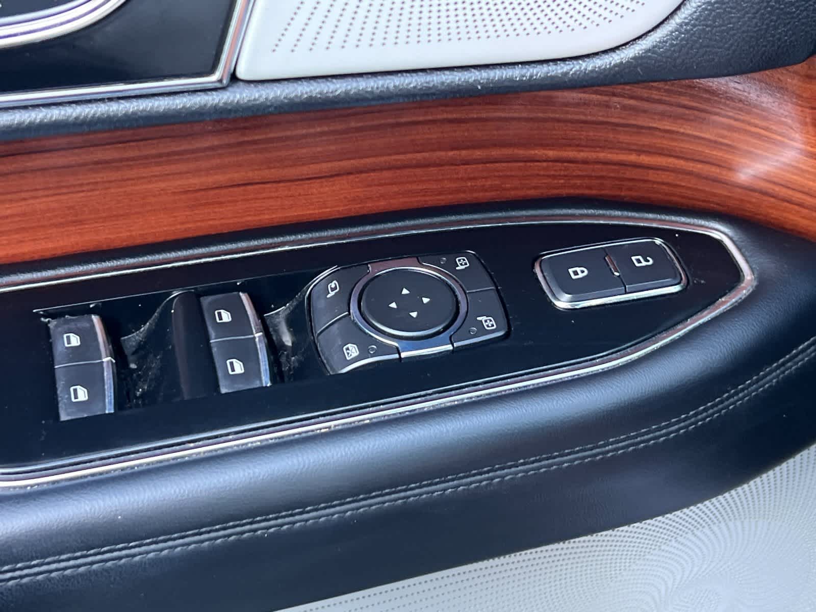 Thumbnail: 2018 Lincoln Navigator - 13