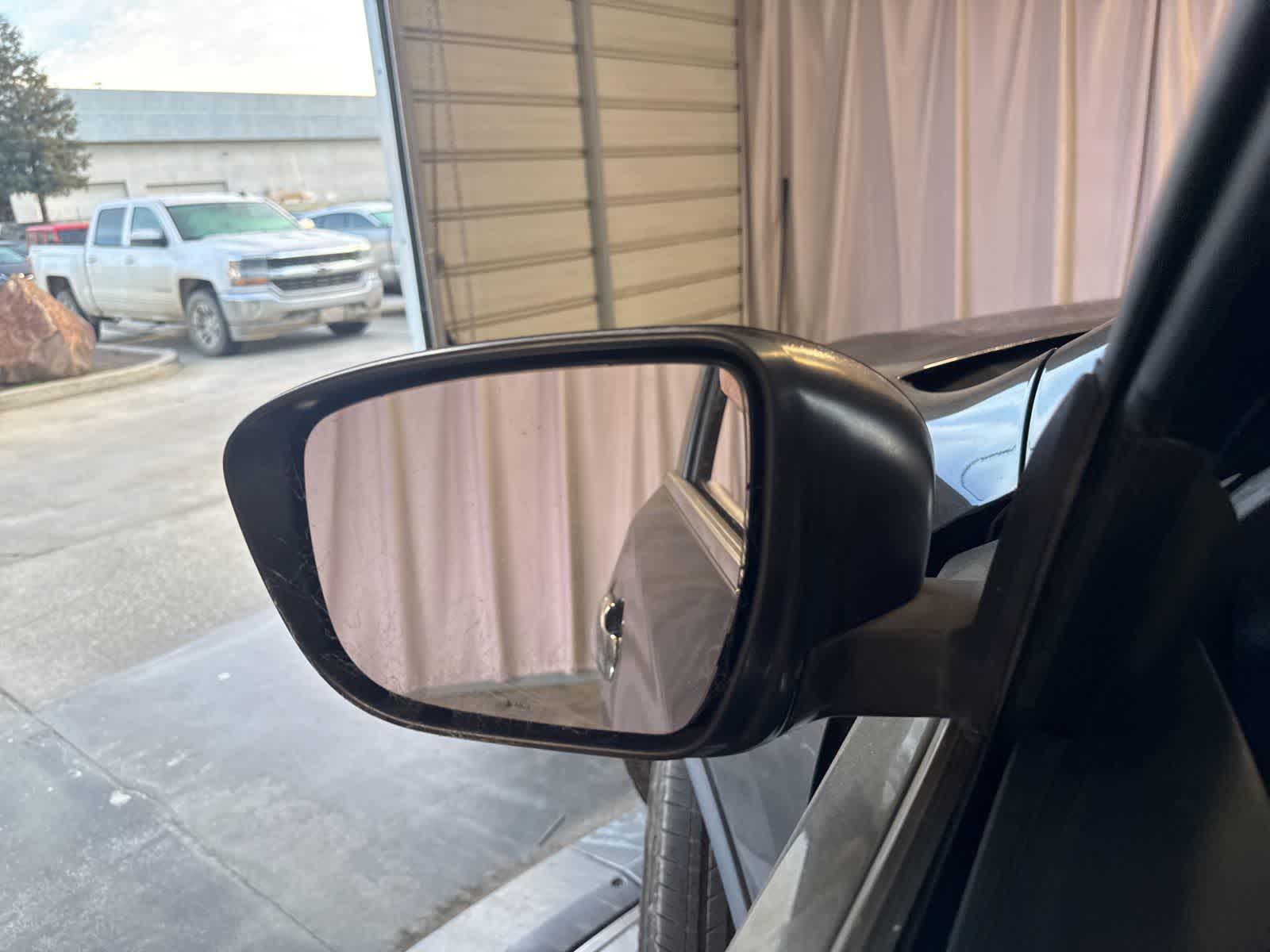 Thumbnail: 2015 Nissan Rogue - 17