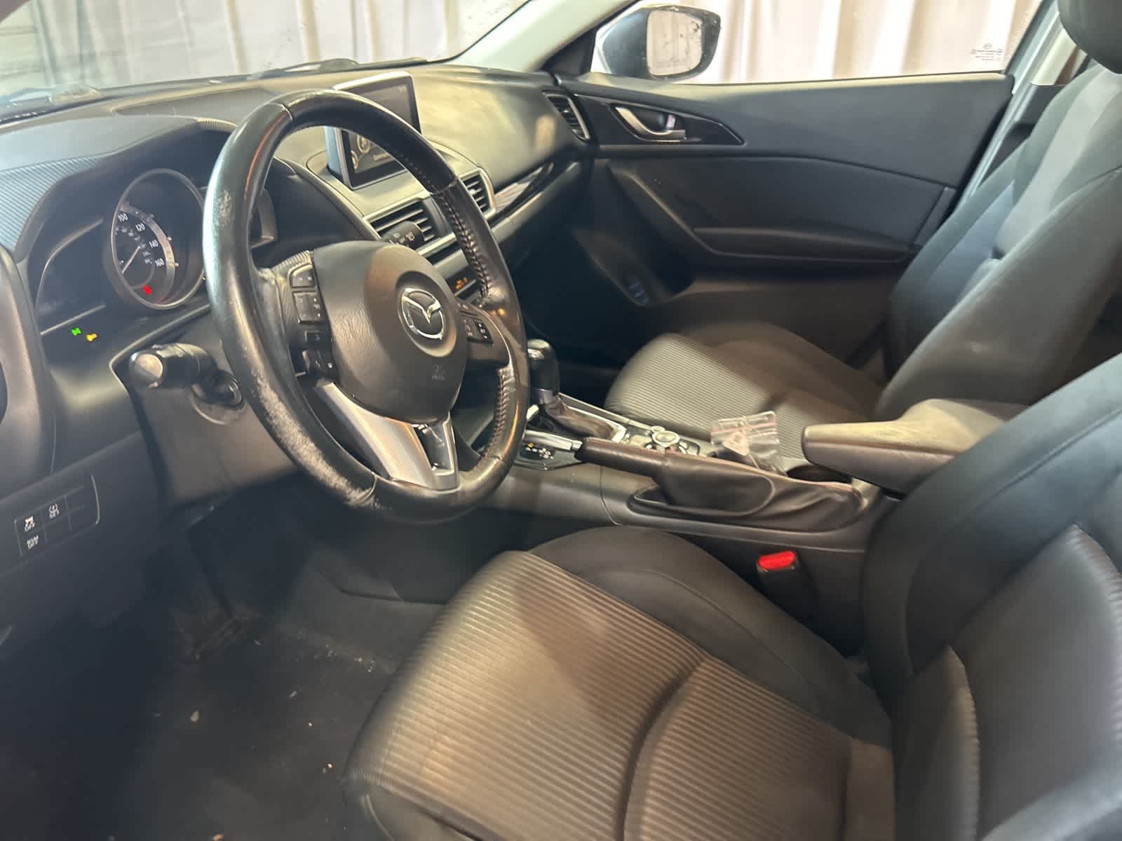 Thumbnail: 2015 Mazda Mazda3 - 25