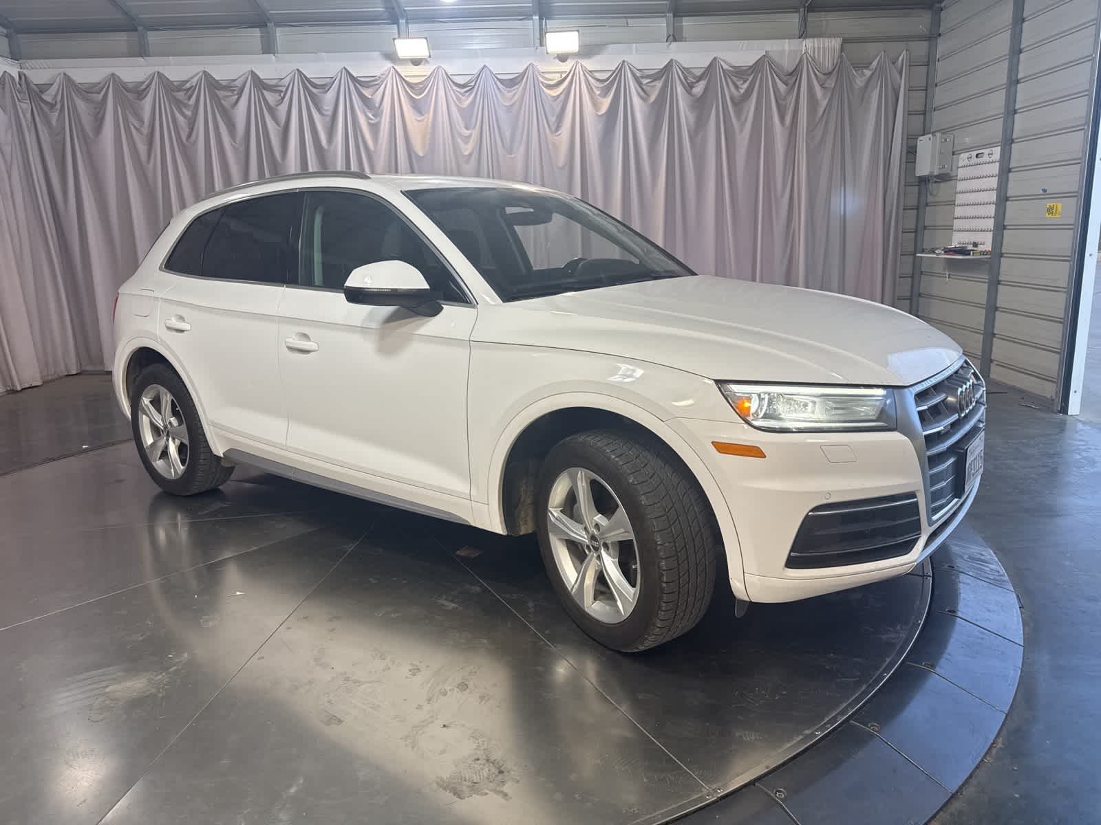 Thumbnail: 2020 Audi Q5 - 3