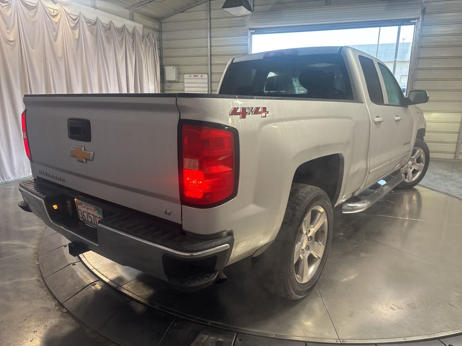 2018 Chevrolet Silverado 1500 LT photo 4