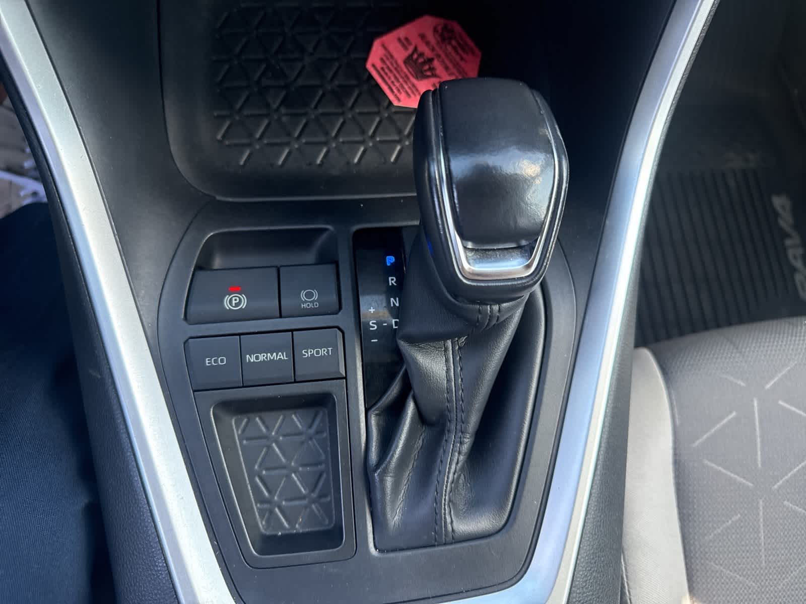 Thumbnail: 2020 Toyota RAV4 - 28