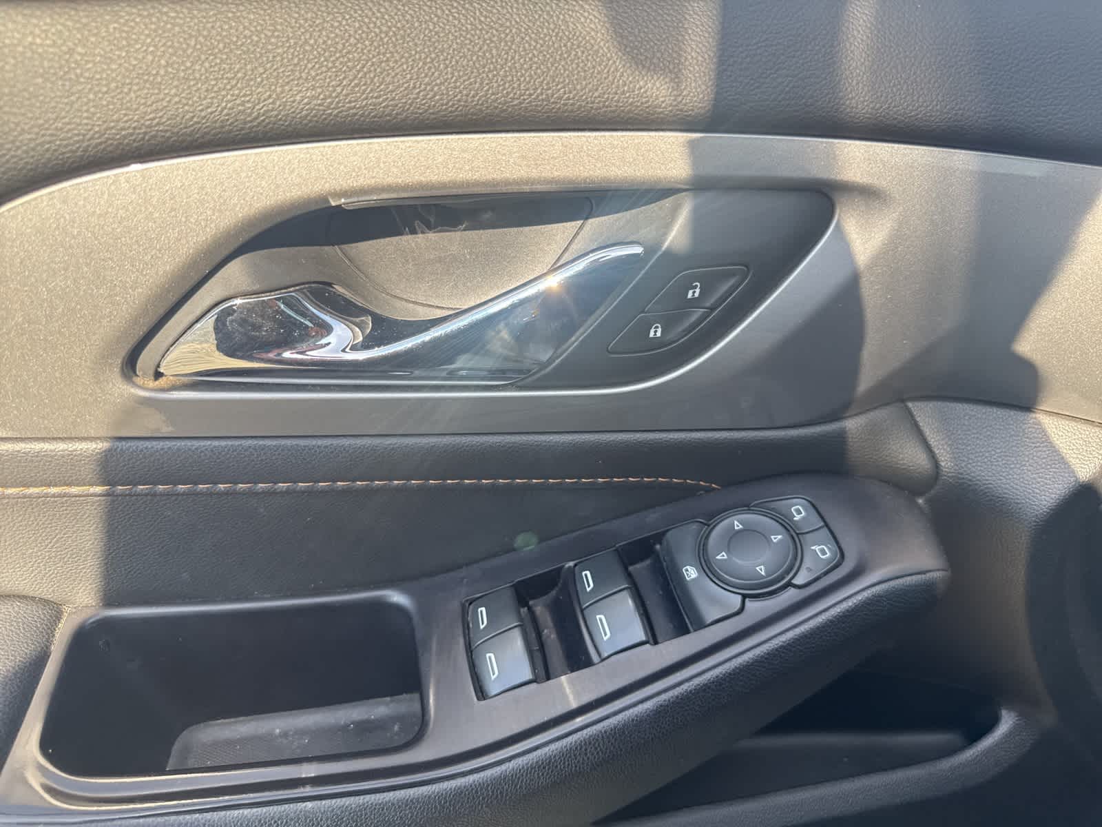 Thumbnail: 2020 Chevrolet Traverse - 16