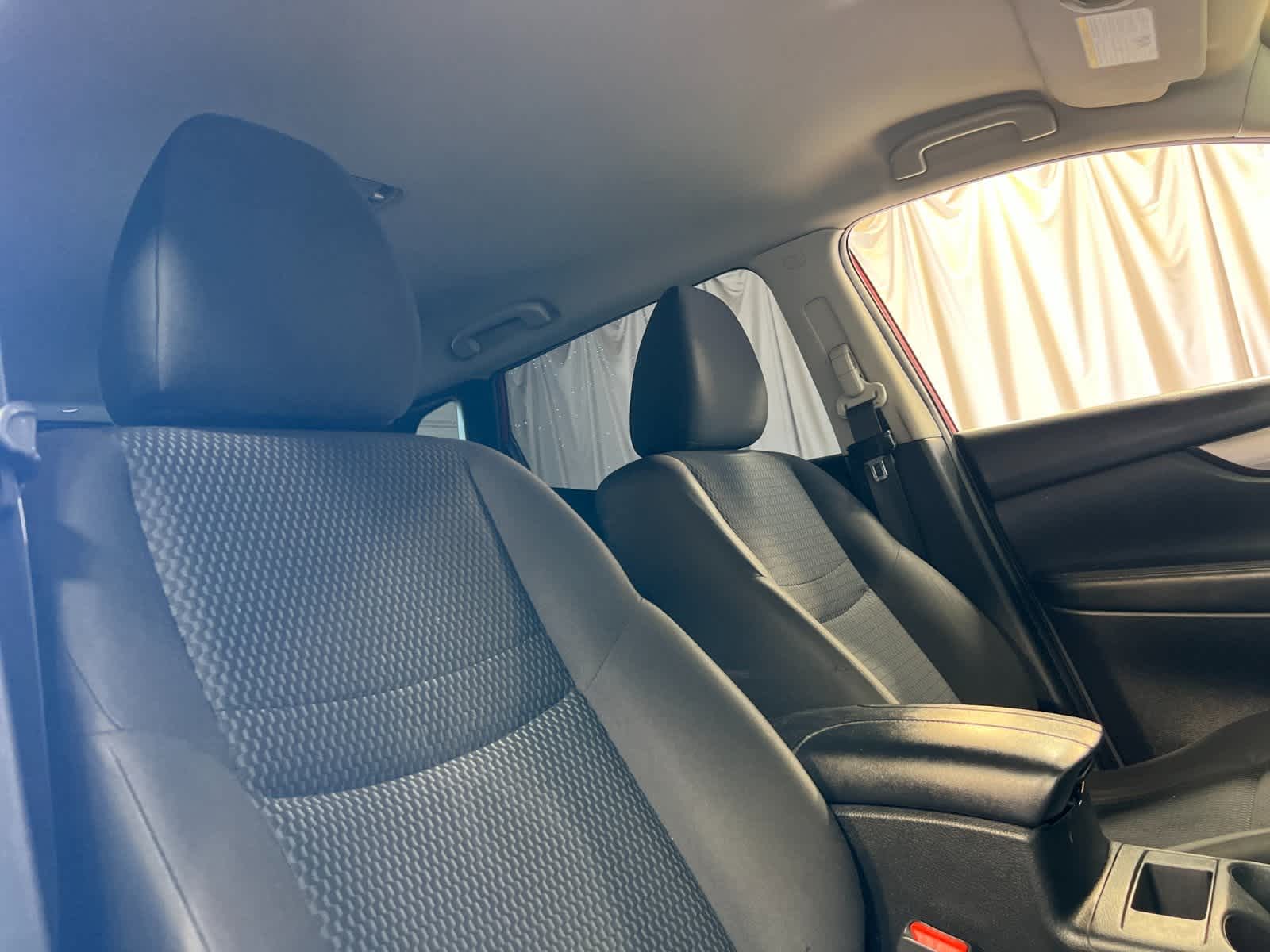 Thumbnail: 2018 Nissan Rogue Sport - 17