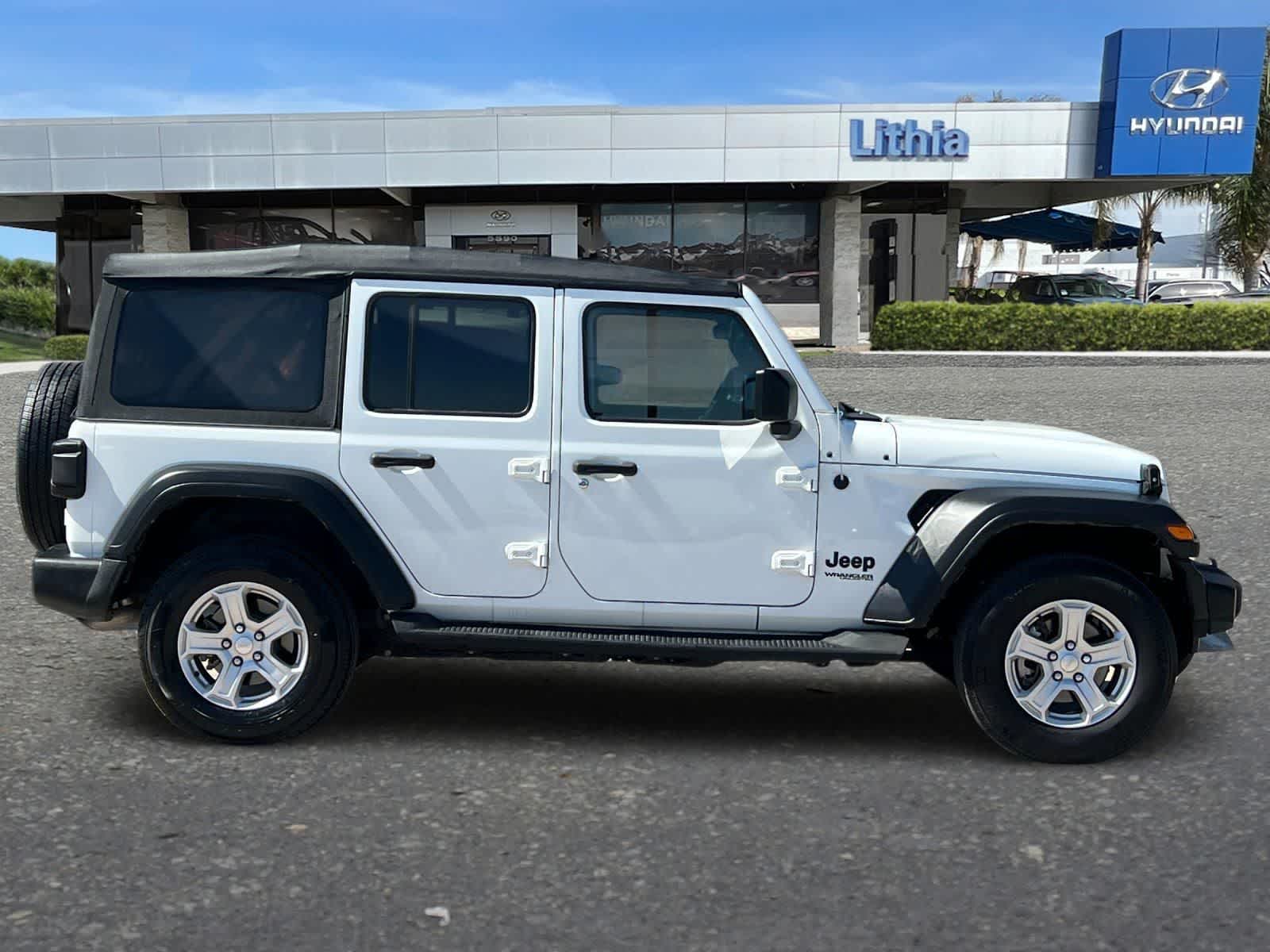 Thumbnail: 2022 Jeep Wrangler - 8