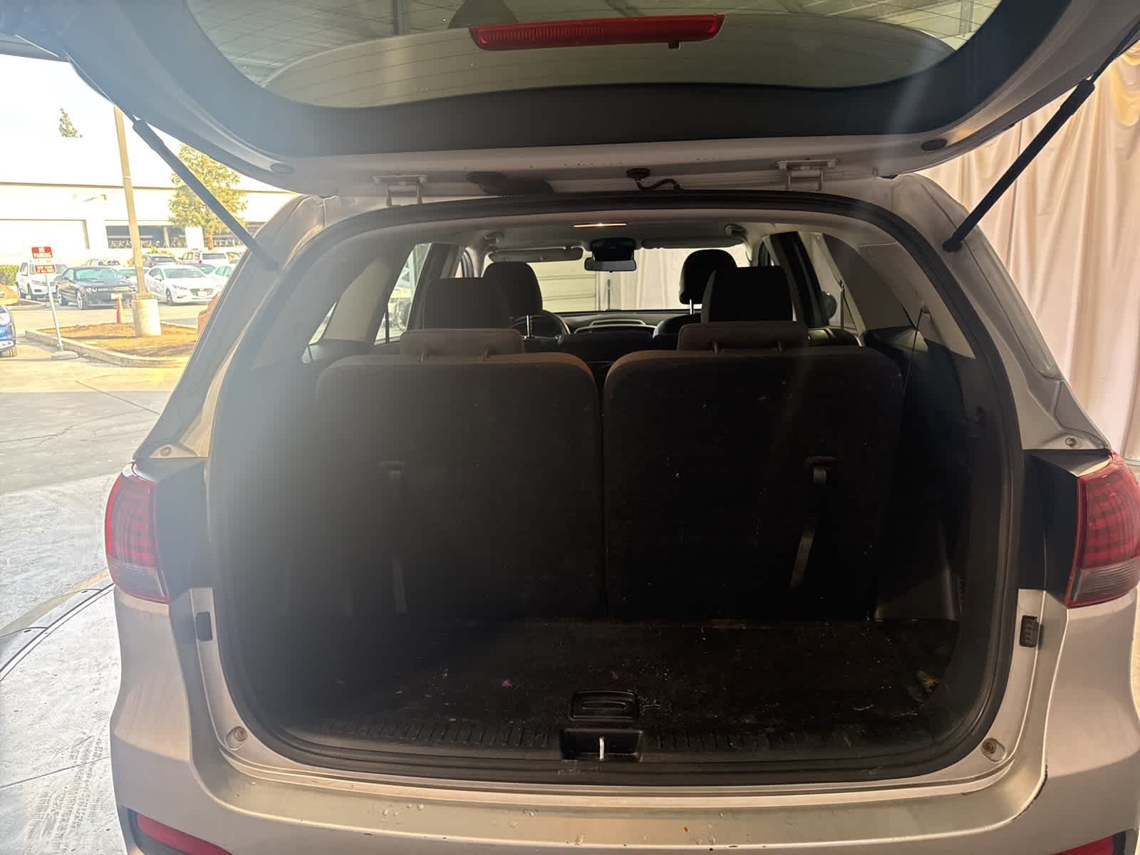 Thumbnail: 2019 Kia Sorento - 9