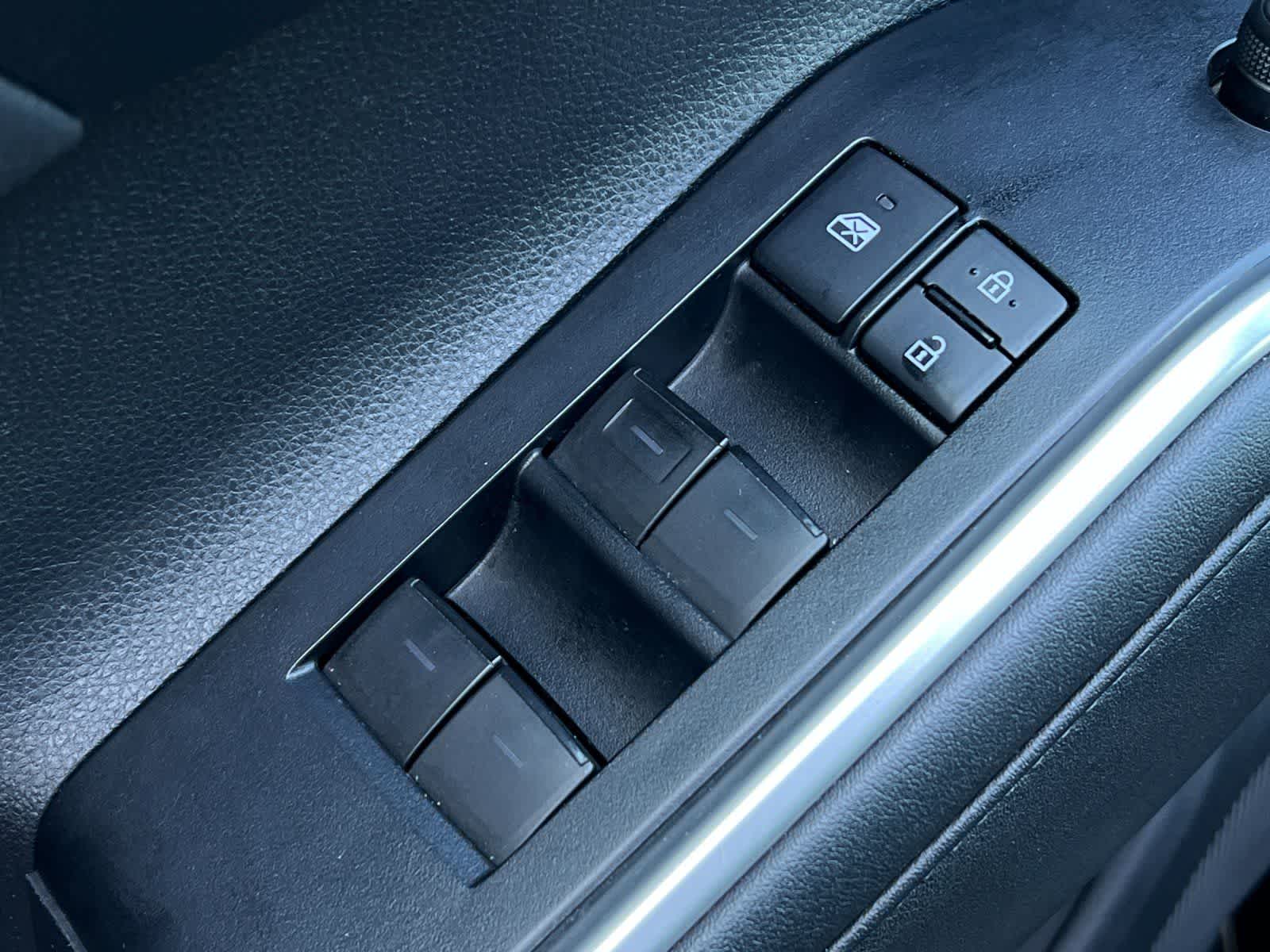 Thumbnail: 2021 Toyota Highlander - 14