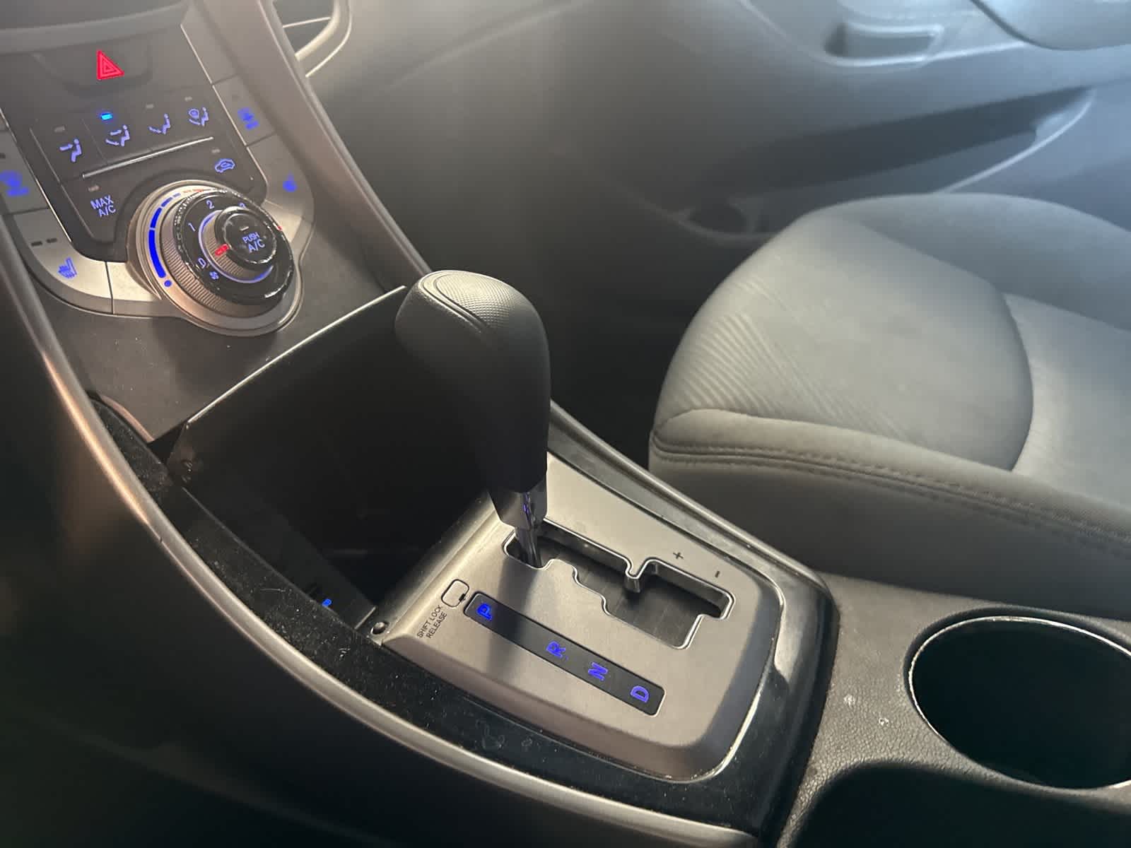 Thumbnail: 2013 Hyundai Elantra - 27