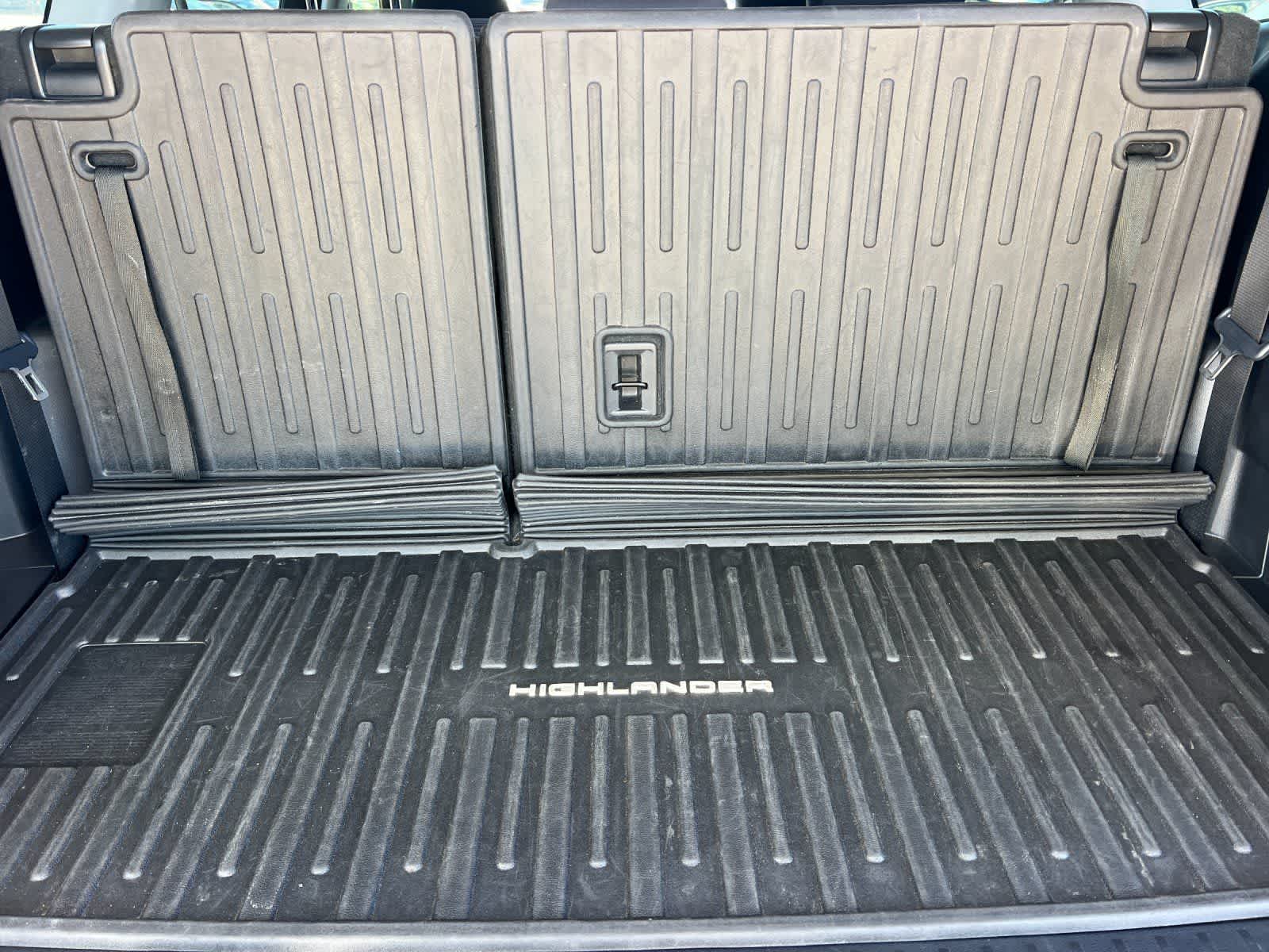 Thumbnail: 2021 Toyota Highlander - 17