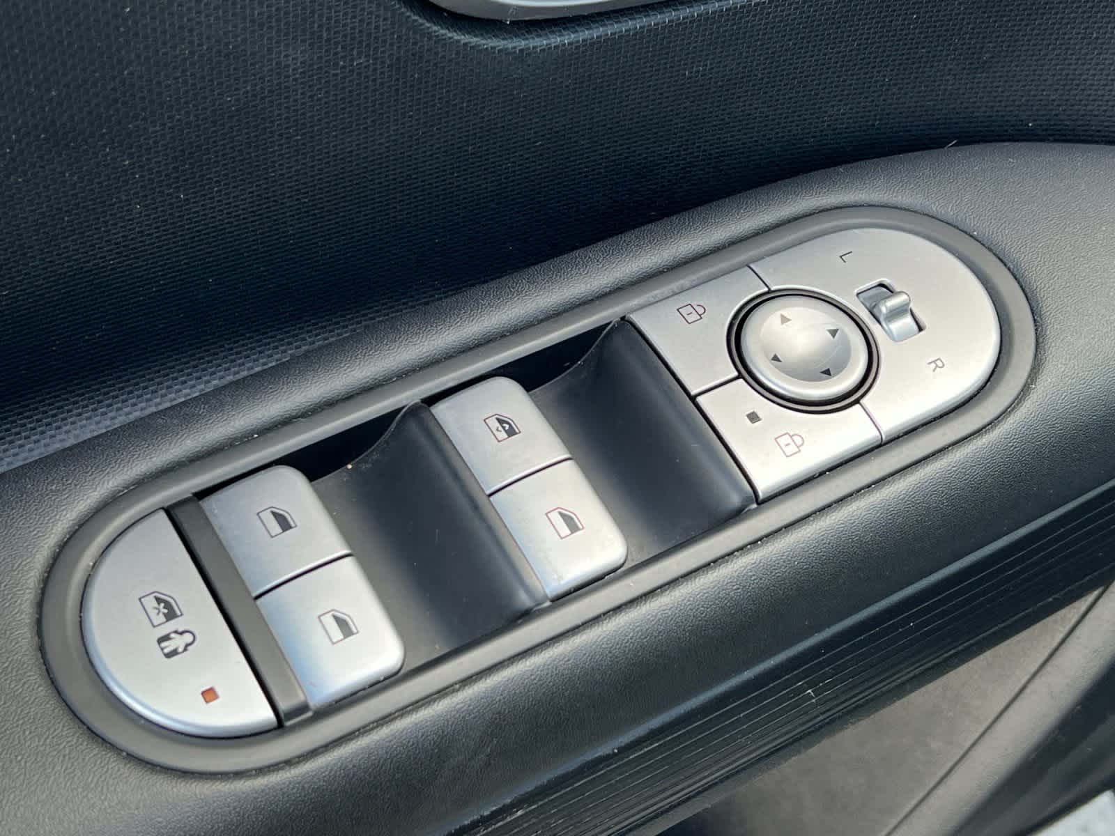 Thumbnail: 2023 Hyundai Ioniq 5 - 14