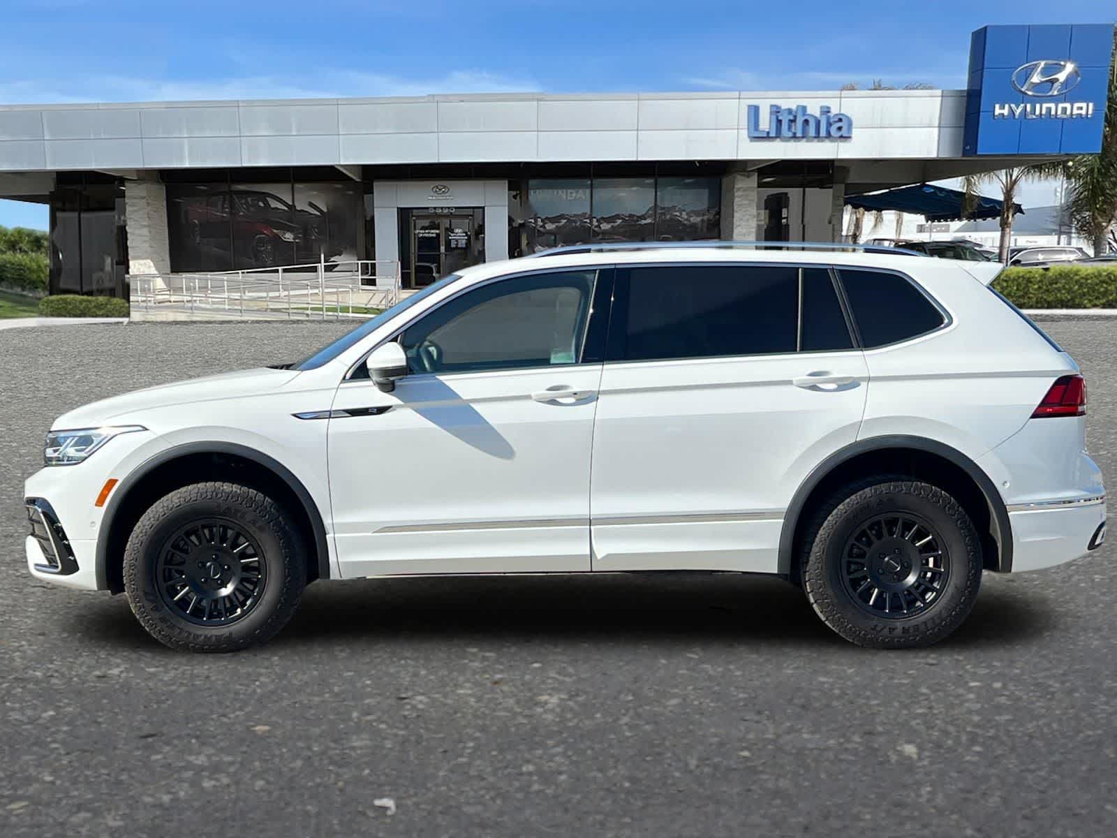 Thumbnail: 2024 Volkswagen Tiguan - 6